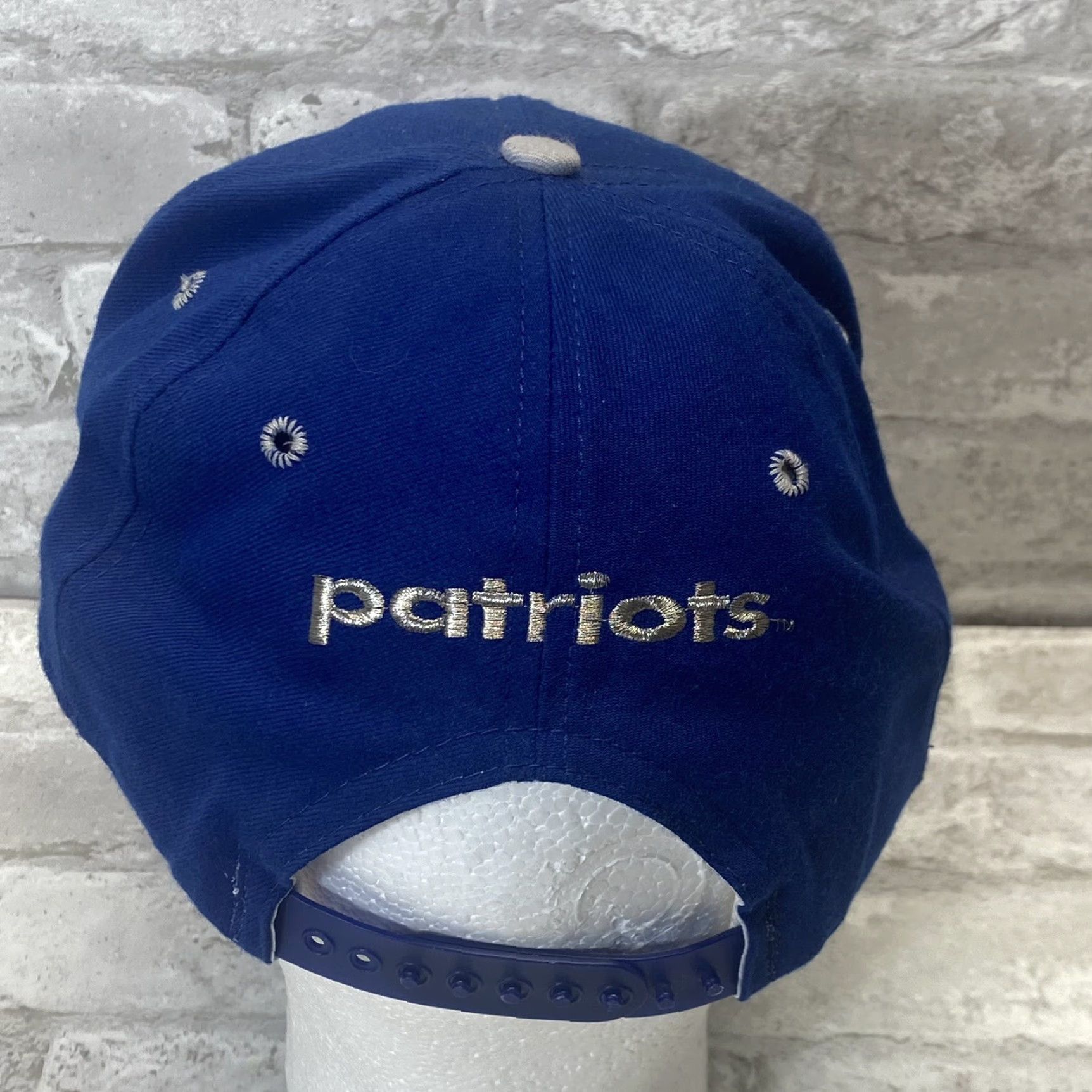 New Era VINTAGE New Era New England PATRIOTS Hat Cap Snapback Adjustable Red Unisex Adults 90s Sports Logo Made In USA Size ONE SIZE - 4 Thumbnail
