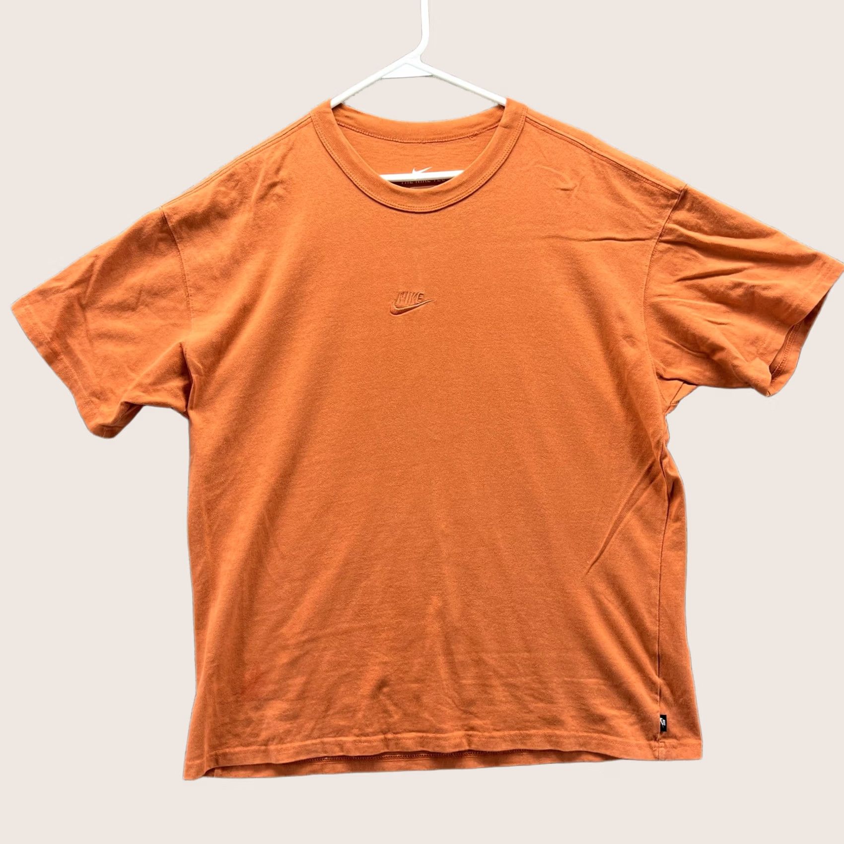 Nike VINTAGE Nike Shirt Mens Large Orange Swoosh Center Logo Tagless Tee Athletic Casual Y2K Mens L Orange Logo Shirt T-Shirt Sports Summer Refined Size US L / EU 52-54 / 3 - 1 Thumbnail