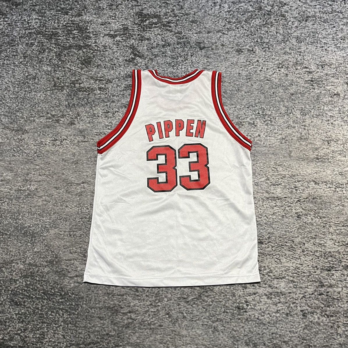 Champion Vintage Scottie Pippen Chicago Bulls 33 Away Champion Jersey Size US M / EU 48-50 / 2 - 2 Thumbnail