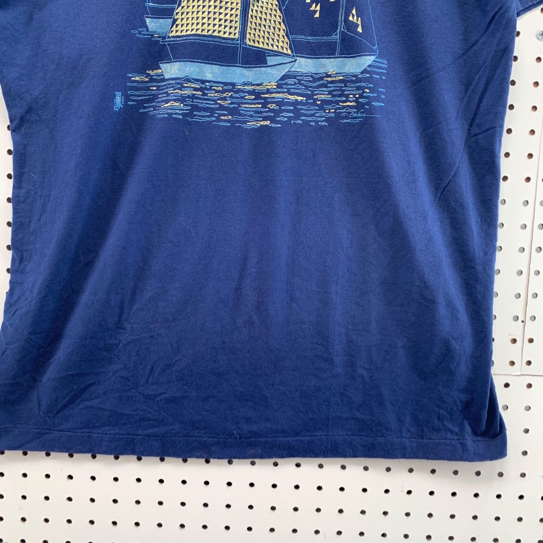 Hanes VINTAGE Hanes T-Shirt Mens Sail Boat Blue XL 80s 90s Short Sleeve Crew Neck Cotton Blend Single Stitch 21x32 US Moon USA Size US L / EU 52-54 / 3 - 2 Thumbnail