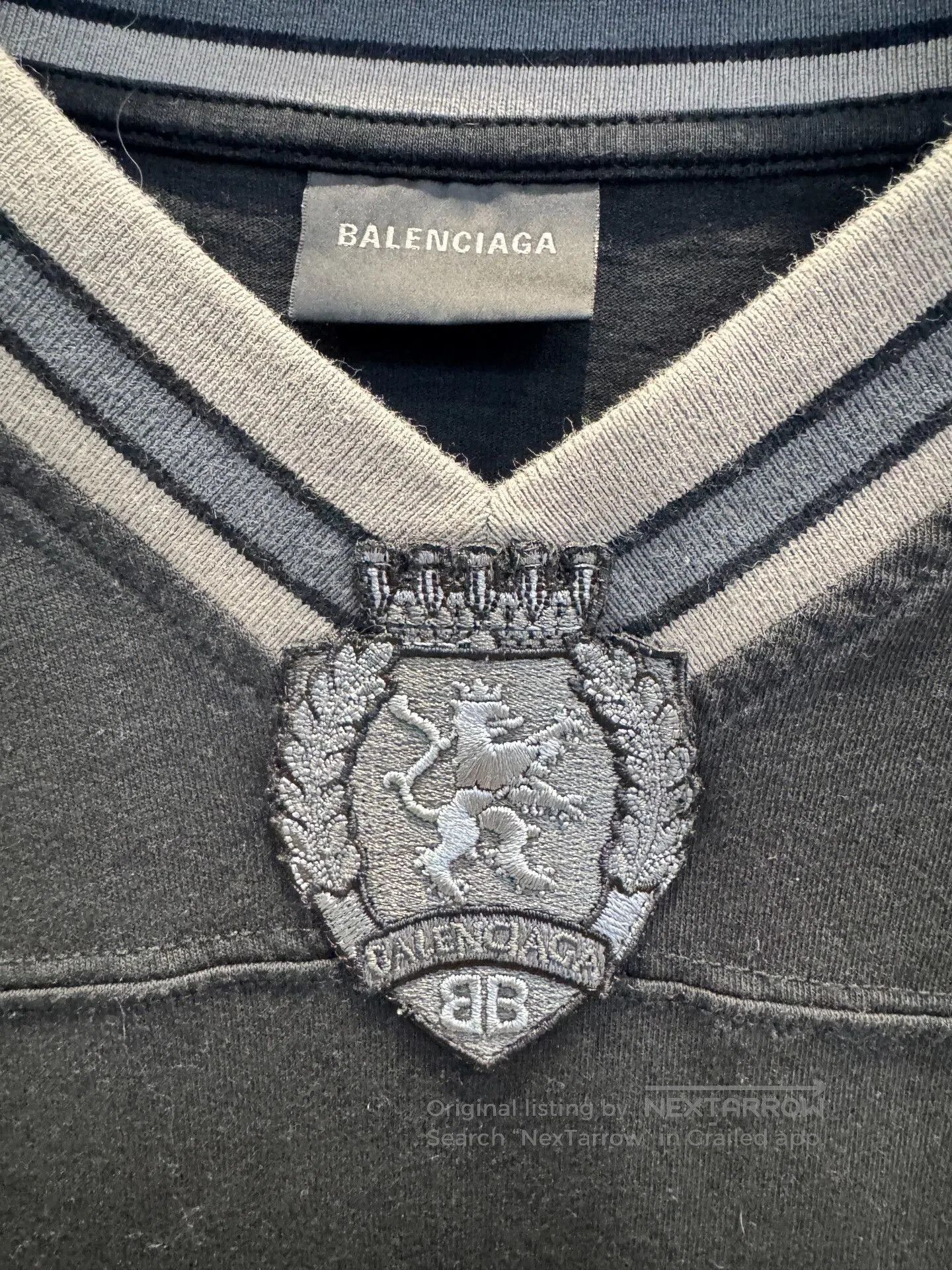 Balenciaga Balenciaga 3B V-Neck Short-Sleeve T-Shirt. Size US XL / EU 56 / 4 - 2 Thumbnail