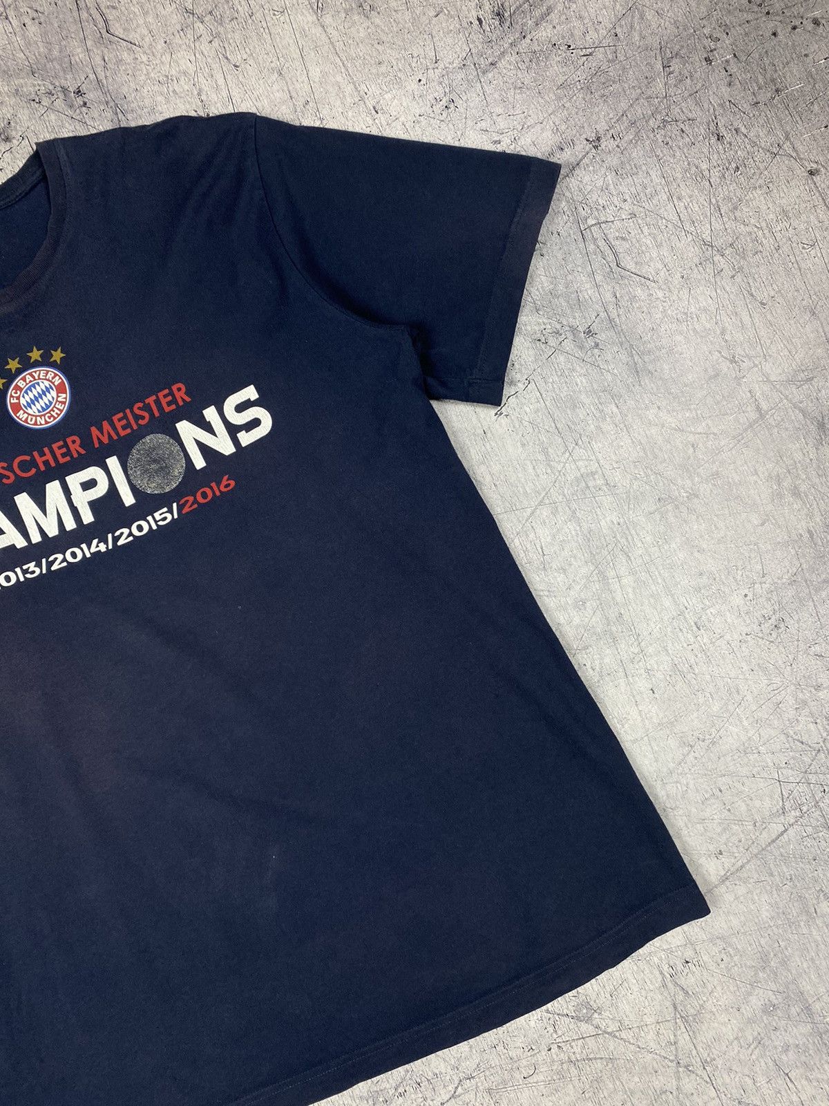 Vintage Vintage FC Bayern Munchen Deutcher Meister Champions League Size US XL / EU 56 / 4 - 4 Thumbnail
