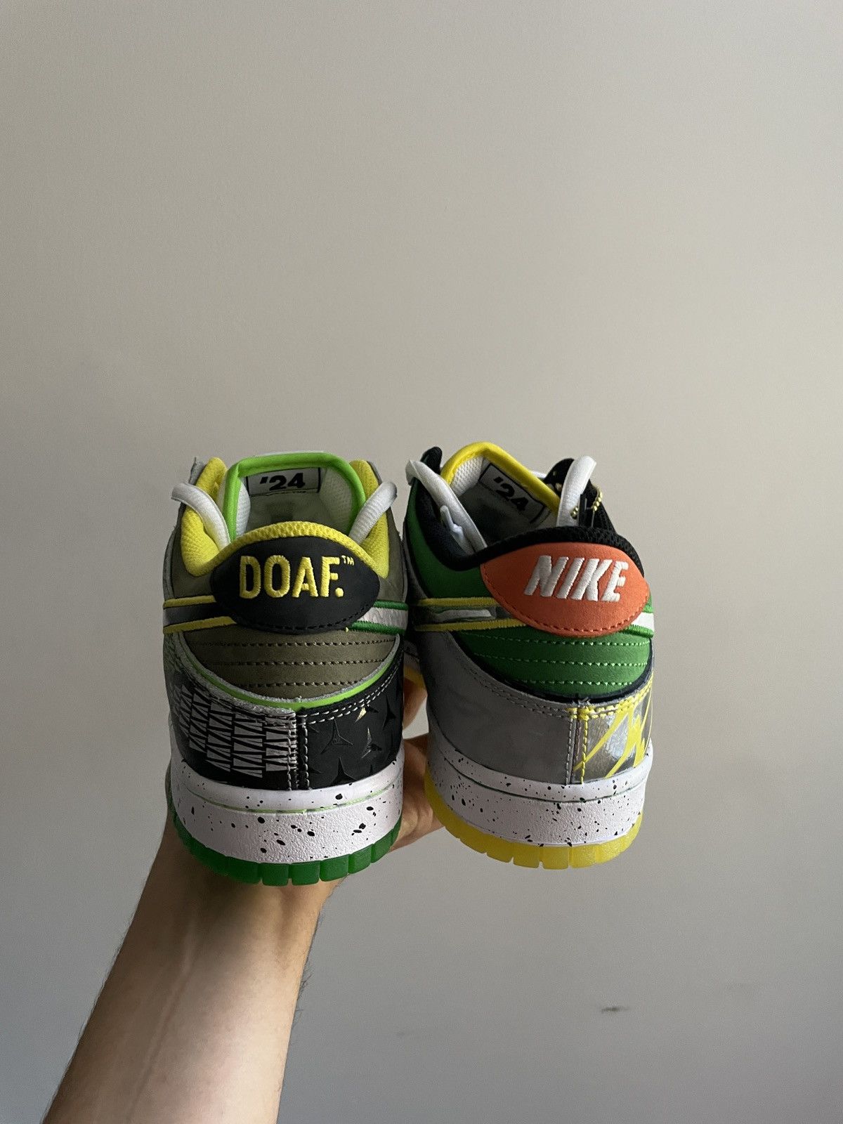 Nike What The Duck Oregon nike dunk Size US 10 / EU 43 - 4 Thumbnail