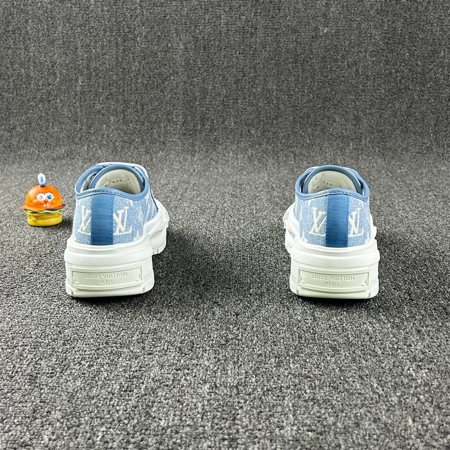 Louis Vuitton LV blue Monogram women's 35 sneakers Size US 4.5 / IT 34.5 - 5 Thumbnail