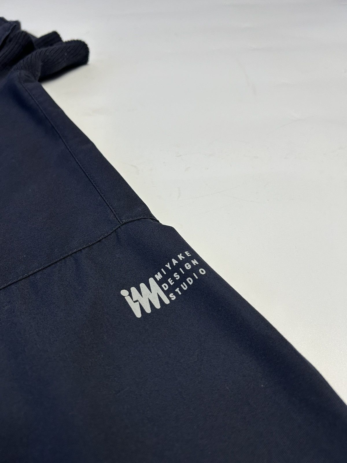 Designer × Issey Miyake × Japanese Brand VINTAGE ISSEY MIYAKE LONG LIGHT JACKET Size US M / EU 48-50 / 2 - 3 Thumbnail