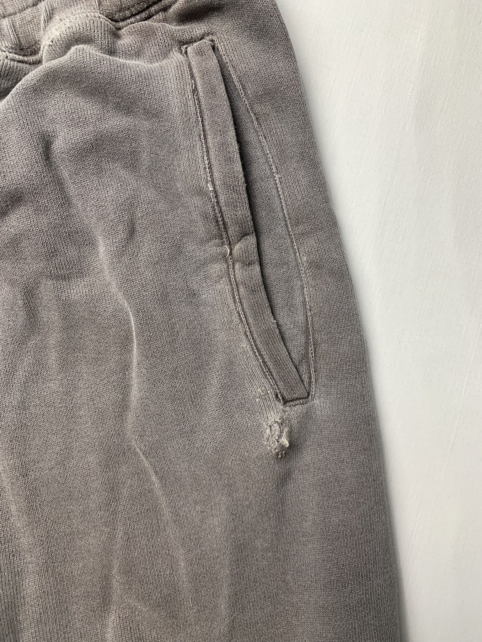 Yeezy Yeezy Season 3 beat up sweatpants Size US 30 / EU 46 - 5 Thumbnail