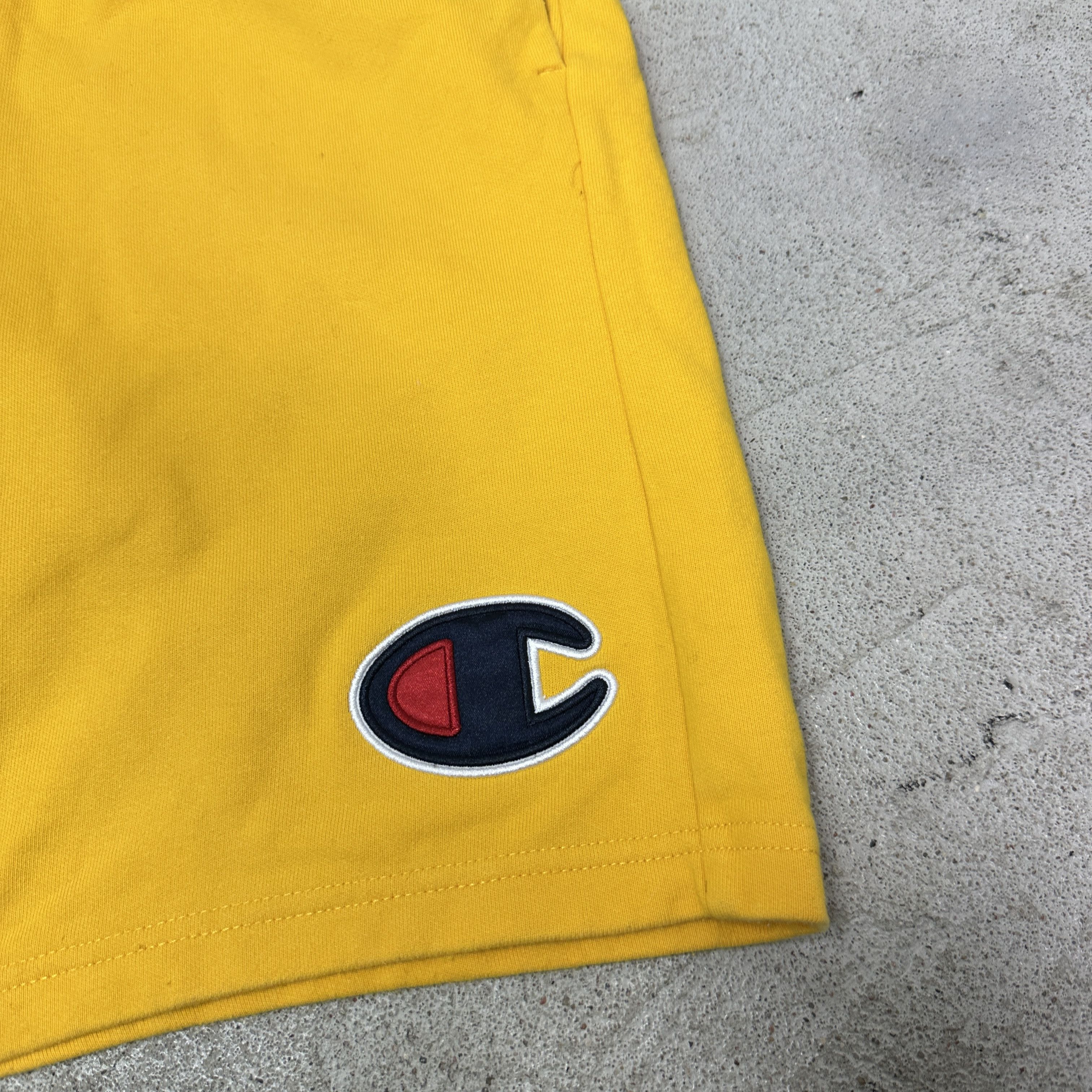 Champion Vintage Sporty Streetwear Skater Hip Hop Champion Shorts Y2K Size US 35 - 3 Thumbnail
