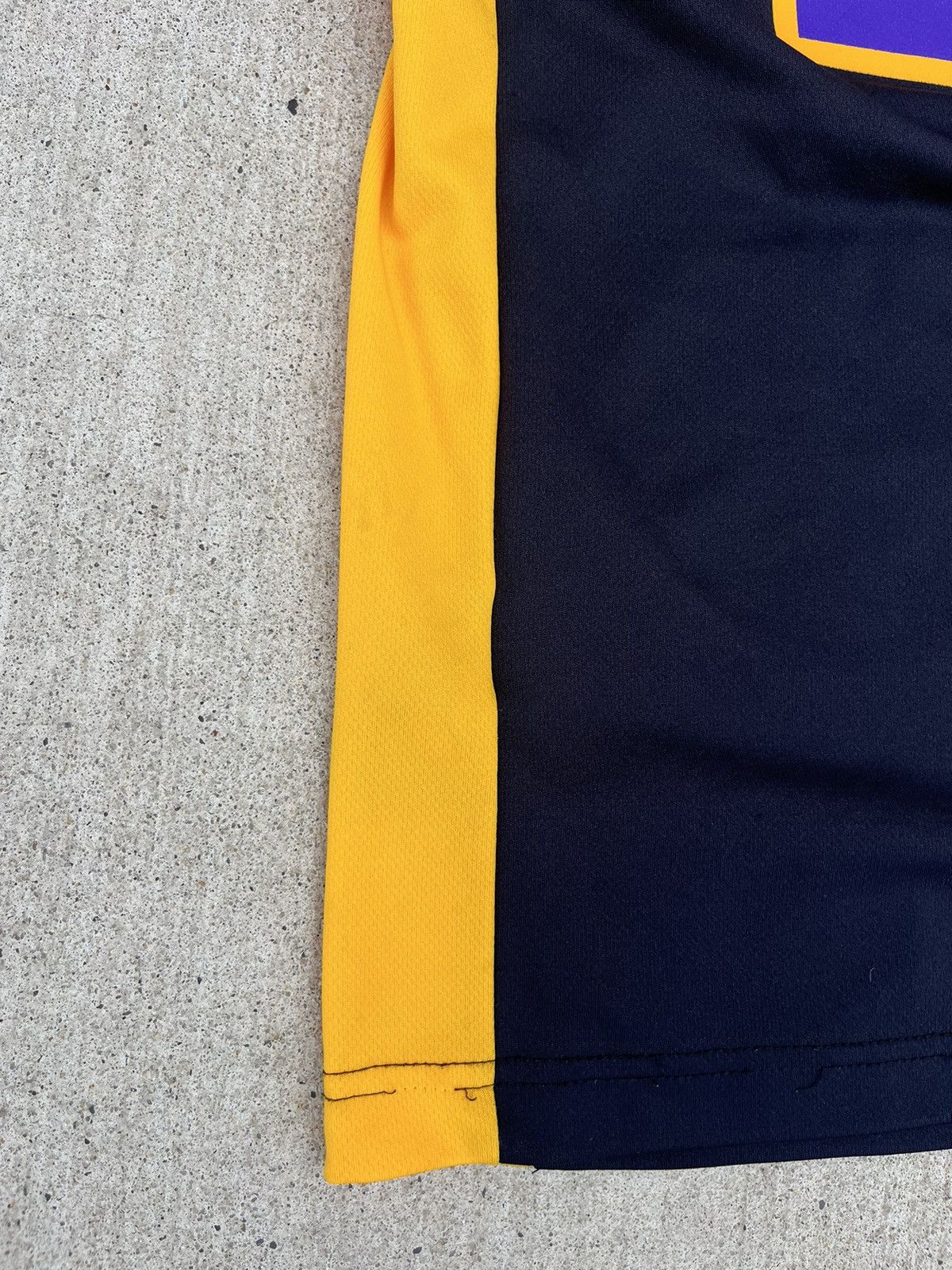 NBA Vintage Adidas NBA Los Angeles Lakers Kobe Bryant #24 Jersey Size US S / EU 44-46 / 1 - 13 Thumbnail