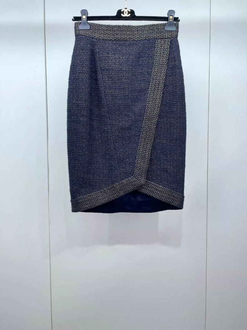 Chanel Chanel Gold thread tweed braided skirt 2504-Nextarrow Size 25" / US 0 / IT 36 - 1 Thumbnail