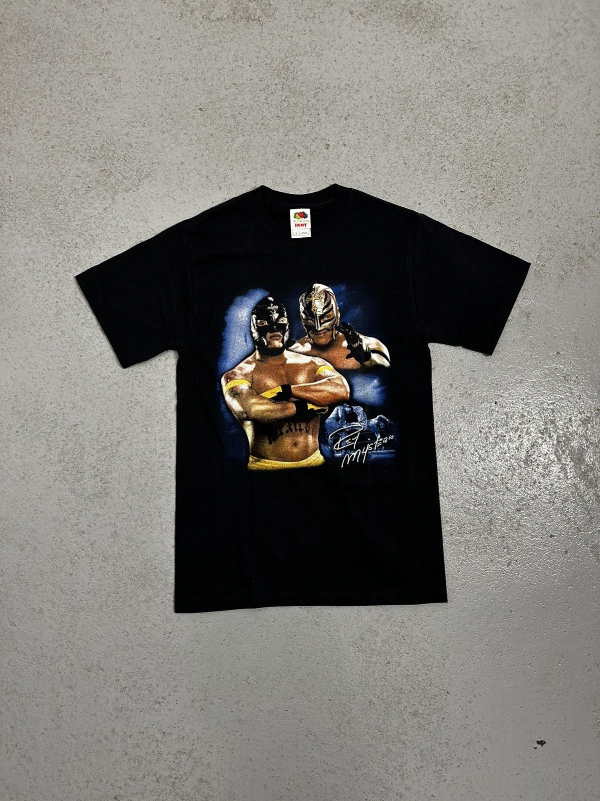 WWE Vintage 00s WWE Rey Mysterio Fruit Of The Loom T-Shirt Size US S / EU 44-46 / 1 - 1 Thumbnail