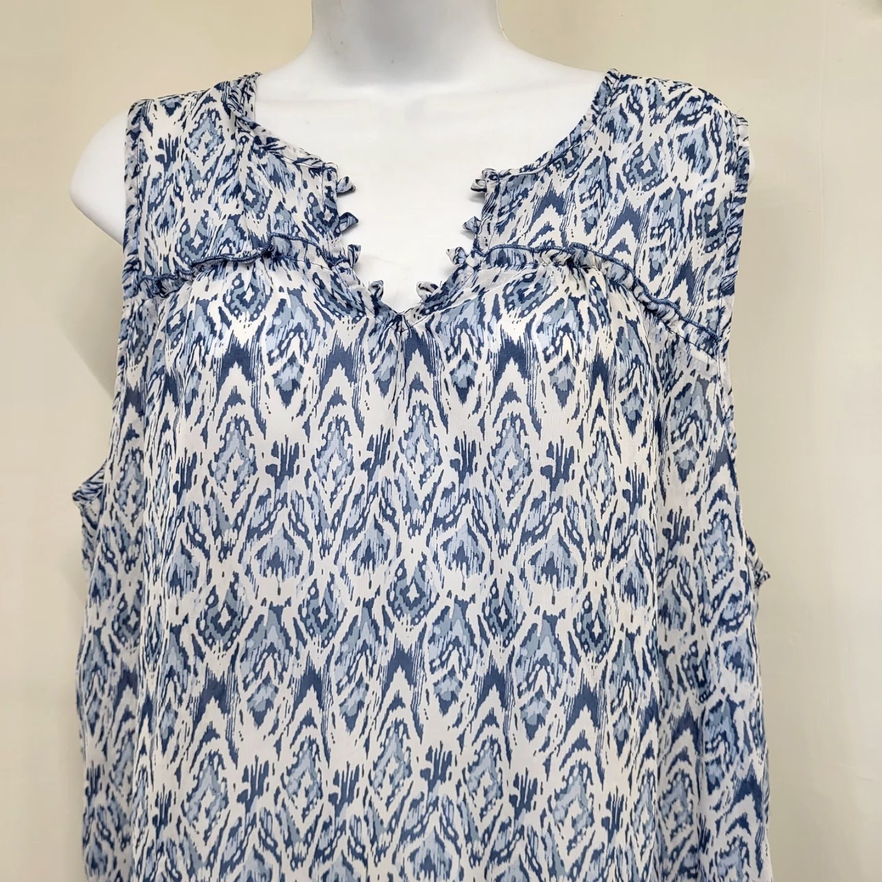 Faded Glory Faded Glory Blouse Tank Top Womens XL Blue Sleeveless Front Layer Ruffle Hem Geometric Casual Lightweight Polyester Chiffon All Seasons Remix Size XL / US 12-14 / IT 48-50 - 2 Thumbnail
