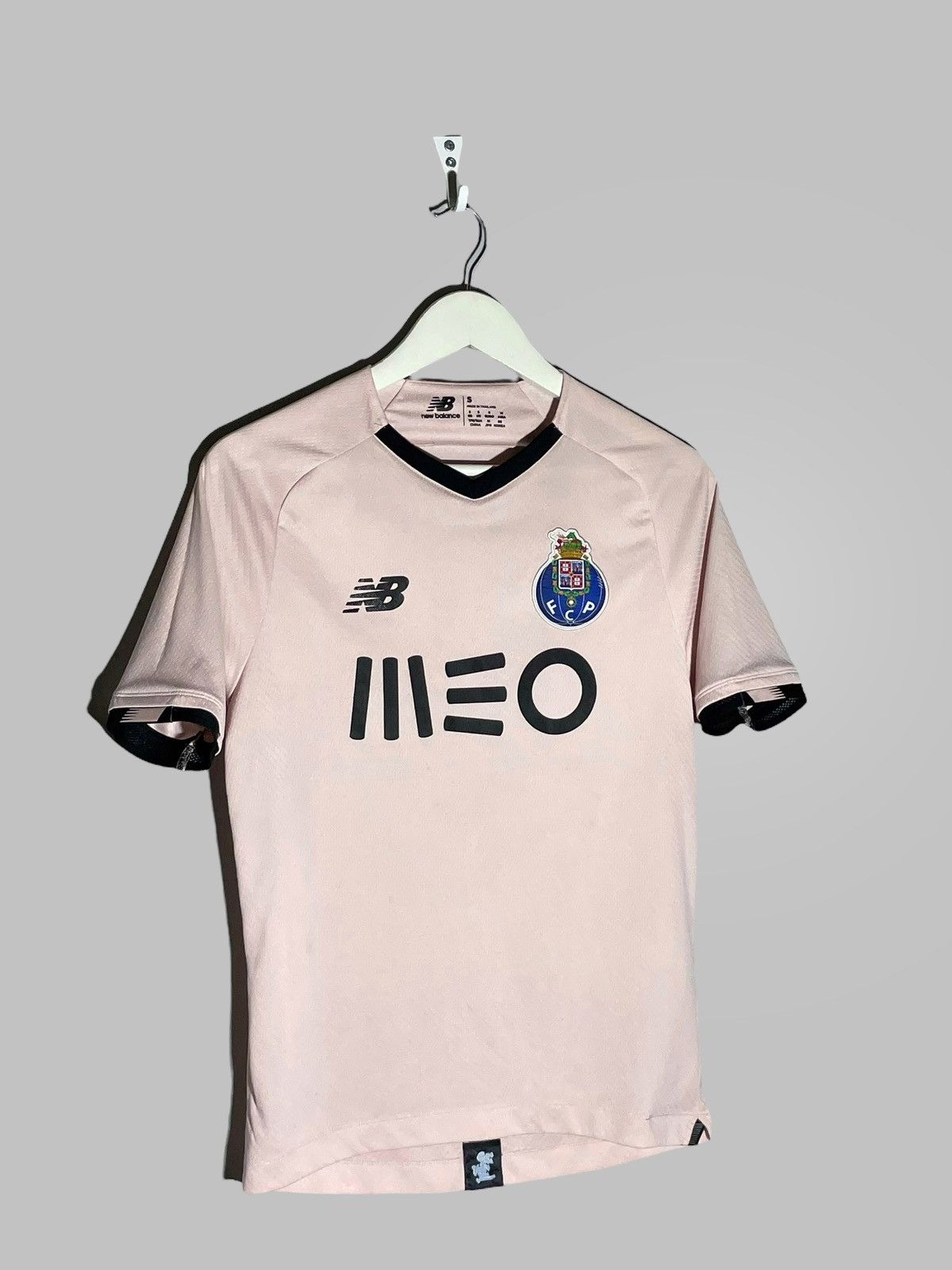 New Balance FC Porto New Balance 2022/2022 Third Football Shirt Soccer Size US S / EU 44-46 / 1 - 2 Thumbnail