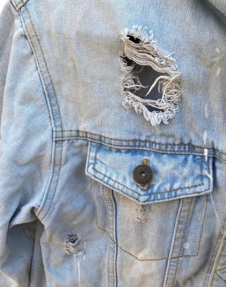 Other Rolling Paper Light Wash Distressed Jean Jacket Size M / US 6-8 / IT 42-44 - 6 Thumbnail