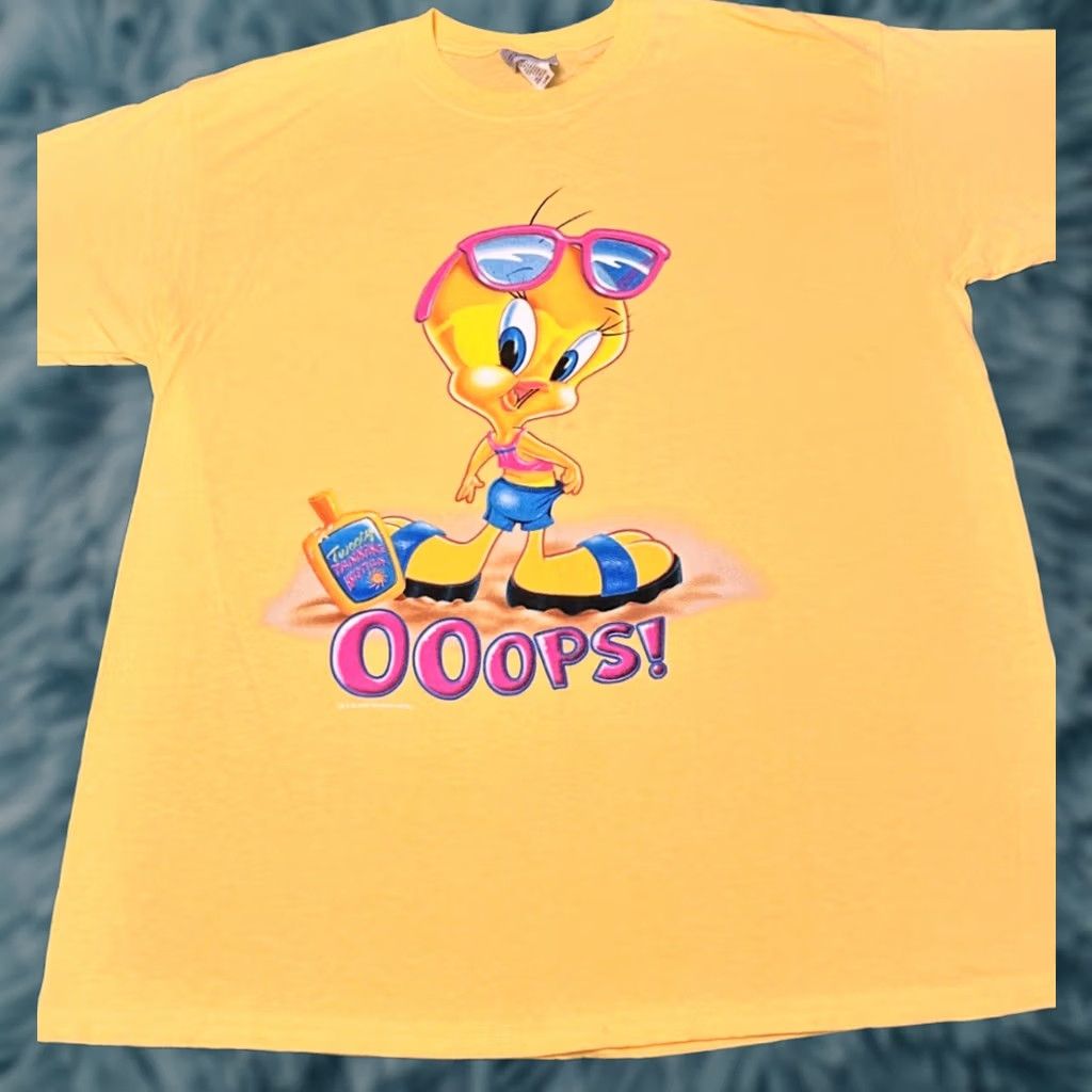 Vintage VINTAGE Tweety Bird Looney Tunes Beach Cartoon 2000 VTG Shirt Mens XL Yellow Short Sleeve T-Shirt 90s Mens Size US XL / EU 56 / 4 - 1 Thumbnail