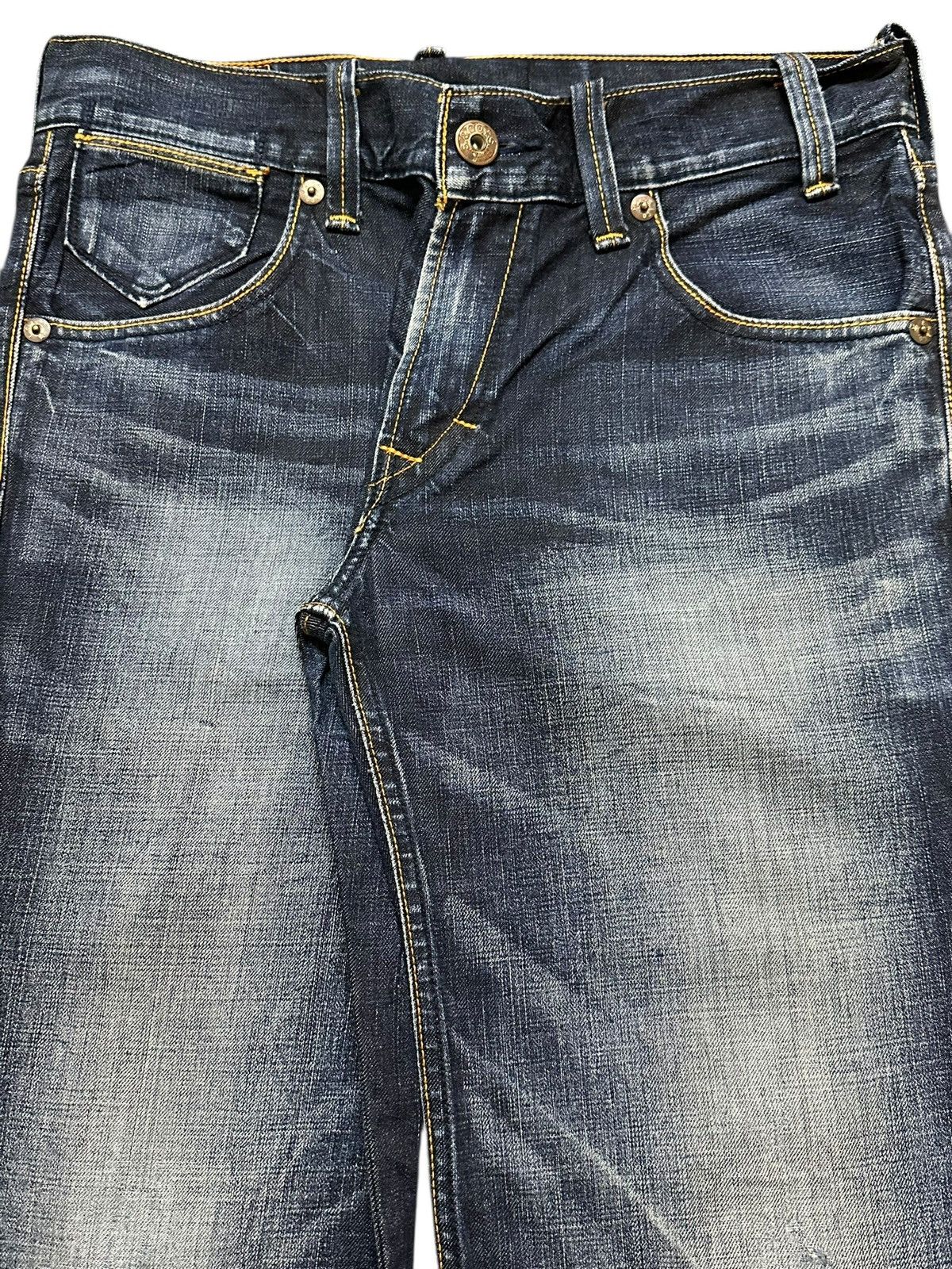 Levi's Vintage Y2K Levis 504 Blue Faded Wash Distress Straight Leg Size US 32 / EU 48 - 4 Thumbnail