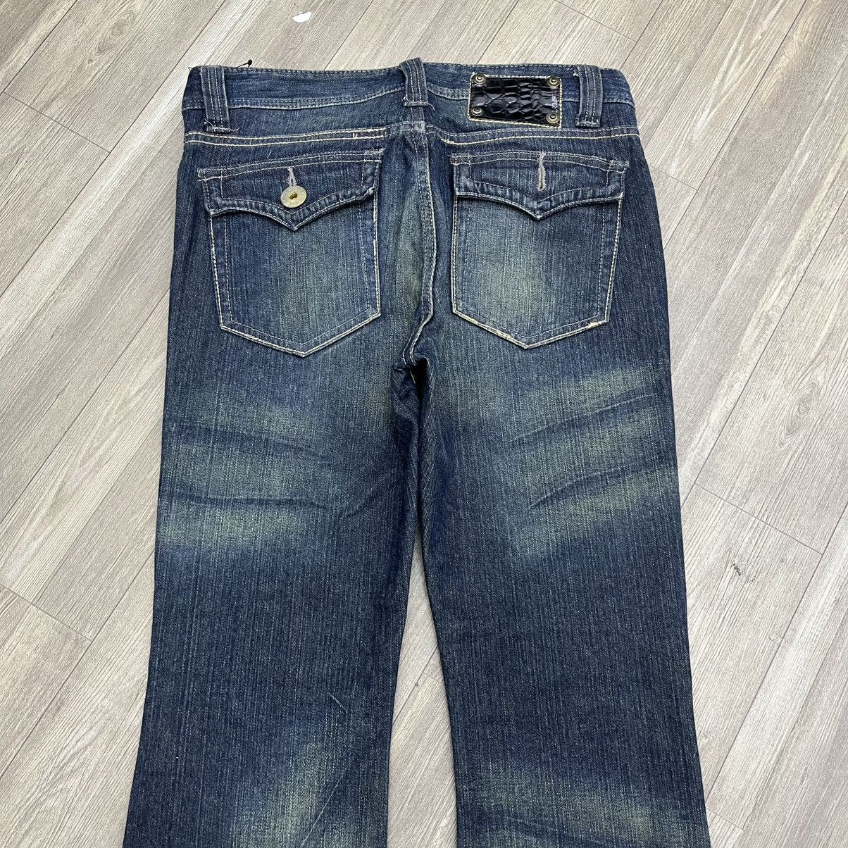 If Six Was Nine × Japanese Brand × Le Grande Bleu (L.G.B.) 2000s Japanese Brand Nice Design Faded Flared Jeans Size US 30 / EU 46 - 14 Thumbnail