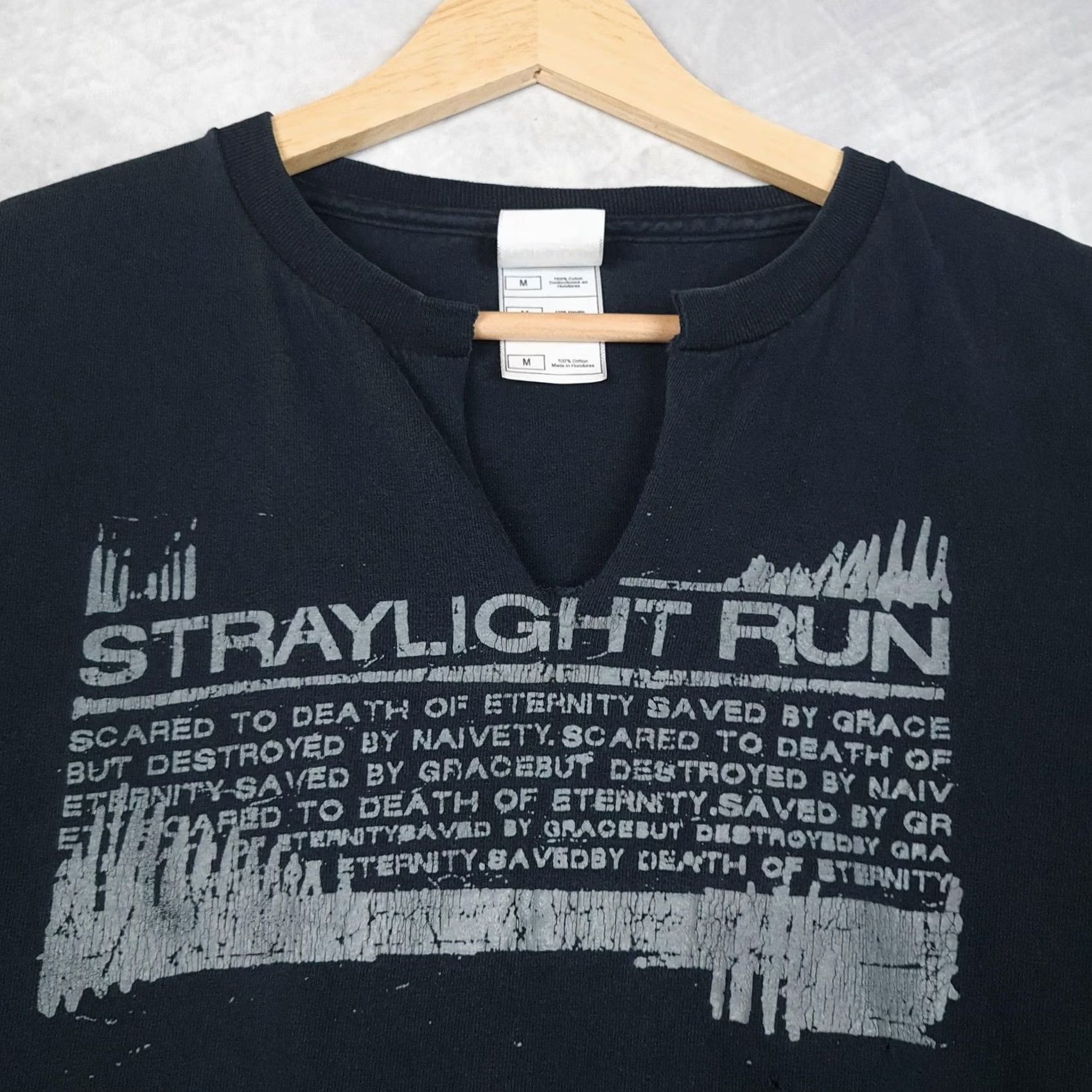 Fruit Of The Loom VINTAGE Straylight Run Mens M Black Graphic Print Long Sleeve Crew Neck Shirt Size US M / EU 48-50 / 2 - 2 Thumbnail
