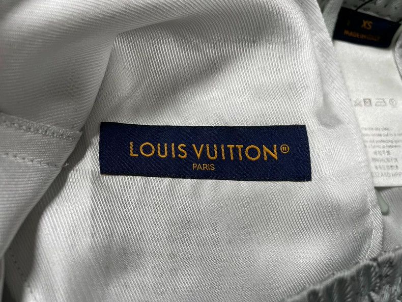 Louis Vuitton Louis Vuitton size xs Star presbyopia full of logo shorts Size US 28 / EU 44 - 4 Thumbnail