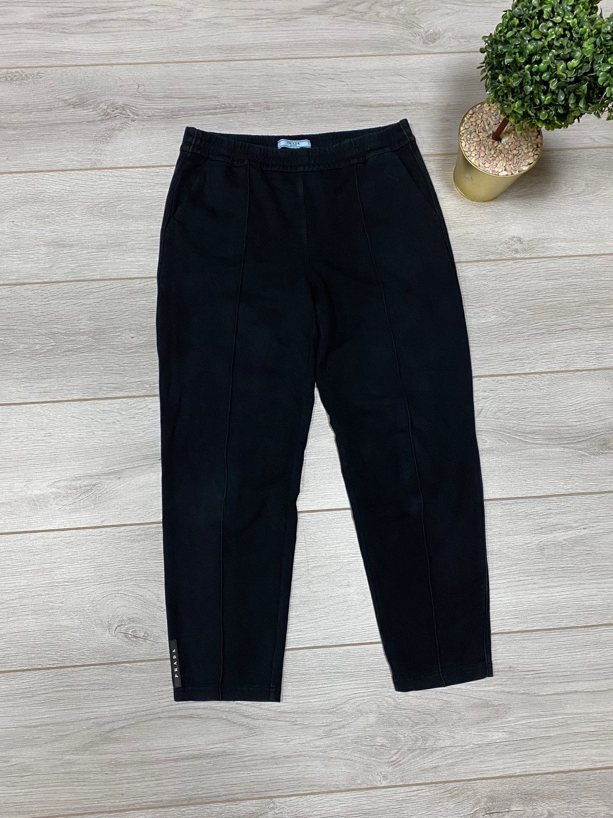 Prada Prada vintage cropped sweatpants black tab Size US 32 / EU 48 - 1 Thumbnail