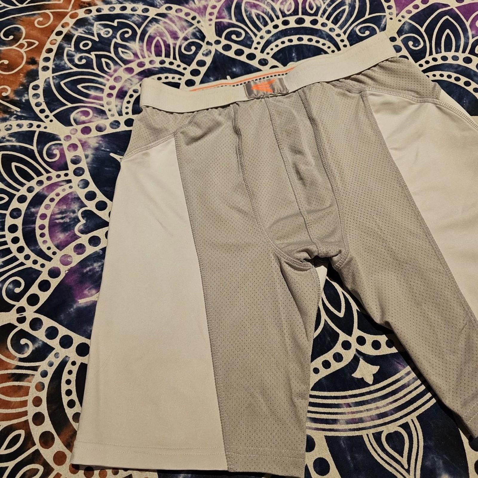 Designer Men's Grey and White Easton Performance Shorts Size US 32 / EU 48 - 2 Thumbnail
