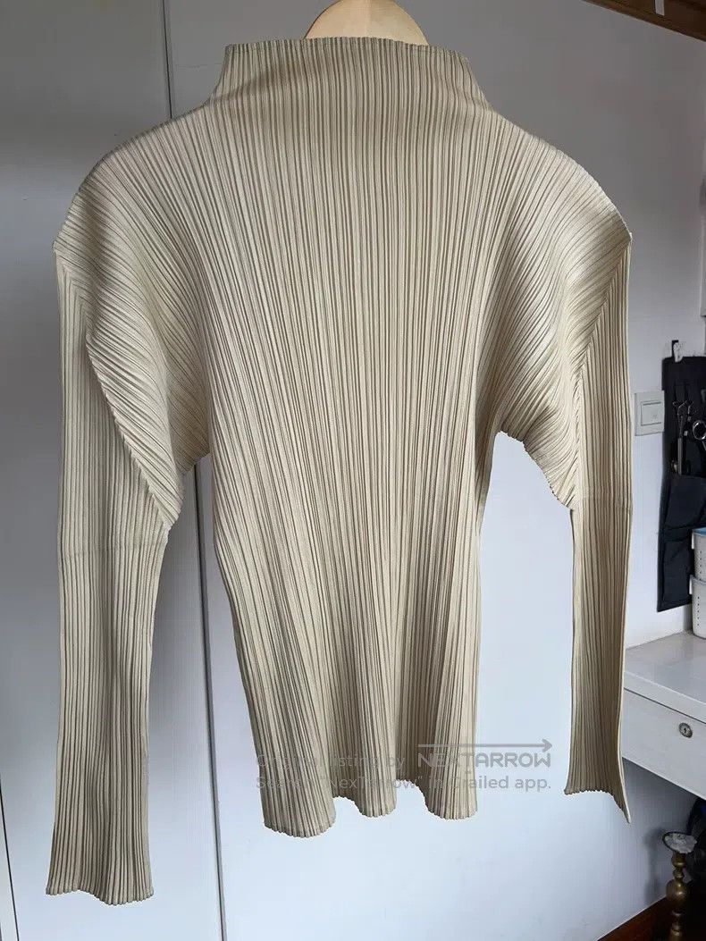 Issey Miyake Issey Miyake Pleated Half Turtleneck Base Shirt Light Gold Size L / US 10 / IT 46 - 2 Thumbnail