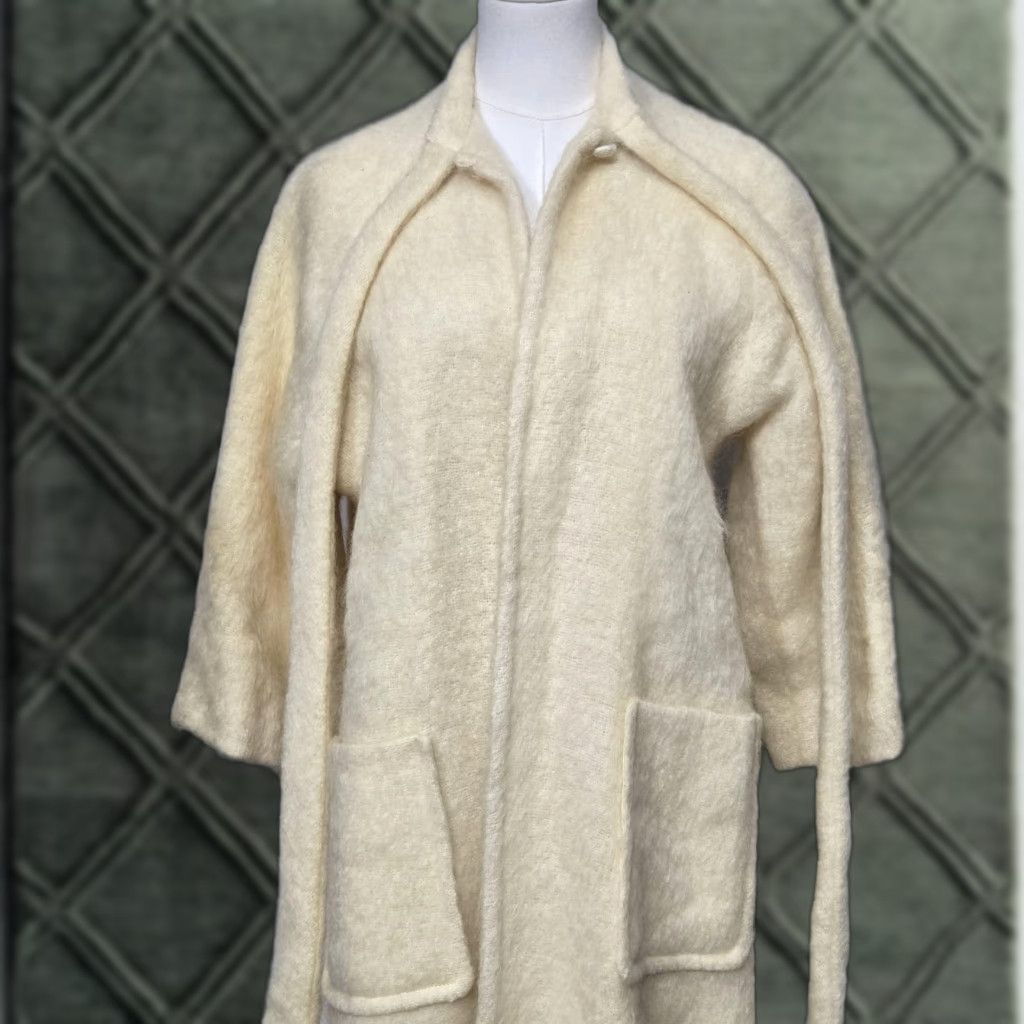 Emily Wetherby Coat Womens Medium Ivory Fuzzy Boucle Lined Pockets Belted Mid-Length