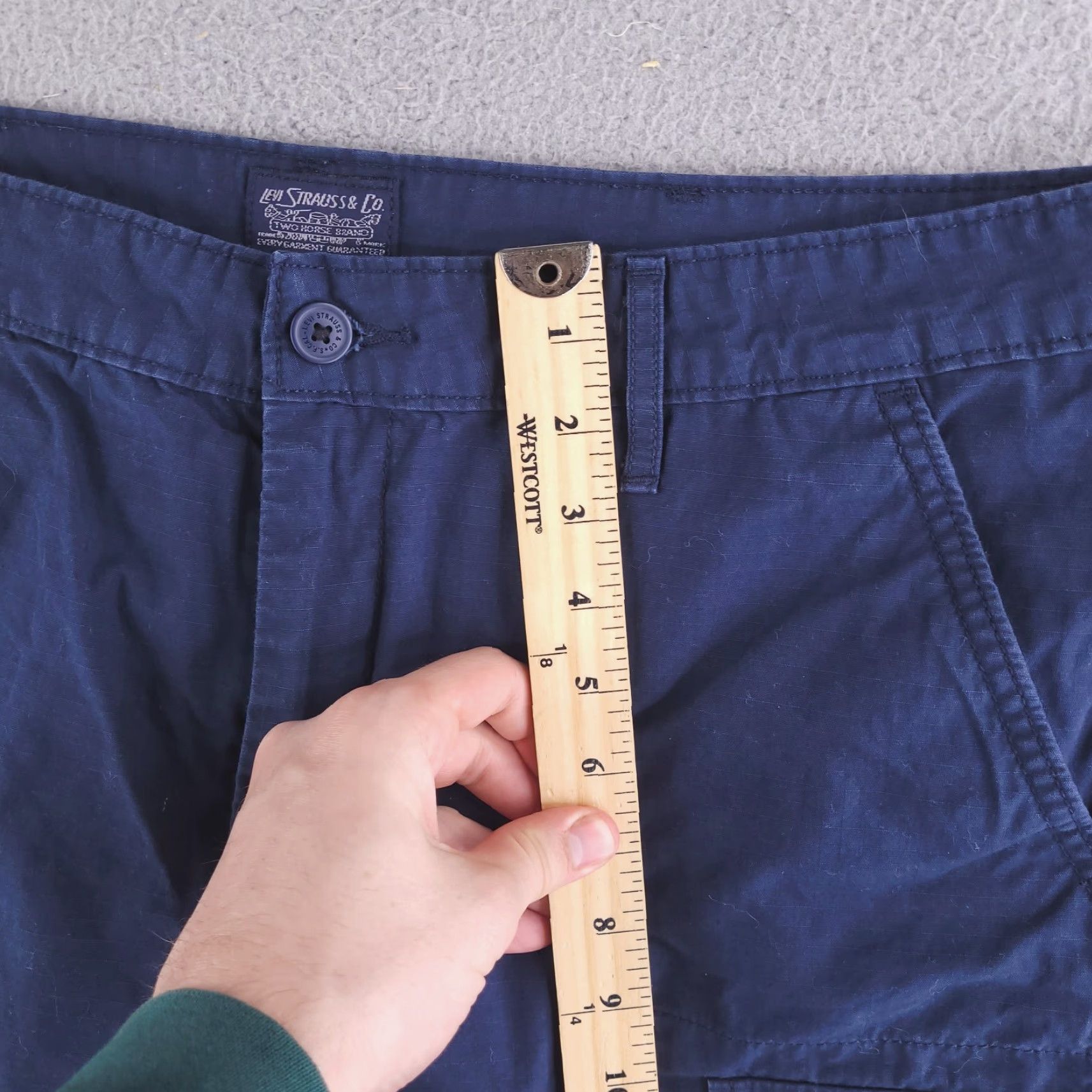 Levi's Levi's Shorts Mens 36 Blue Ripstop Cargo Utility navy Cargo Shorts Blue 36 Men Regular Navy Mens Size US 36 / EU 52 - 6 Thumbnail