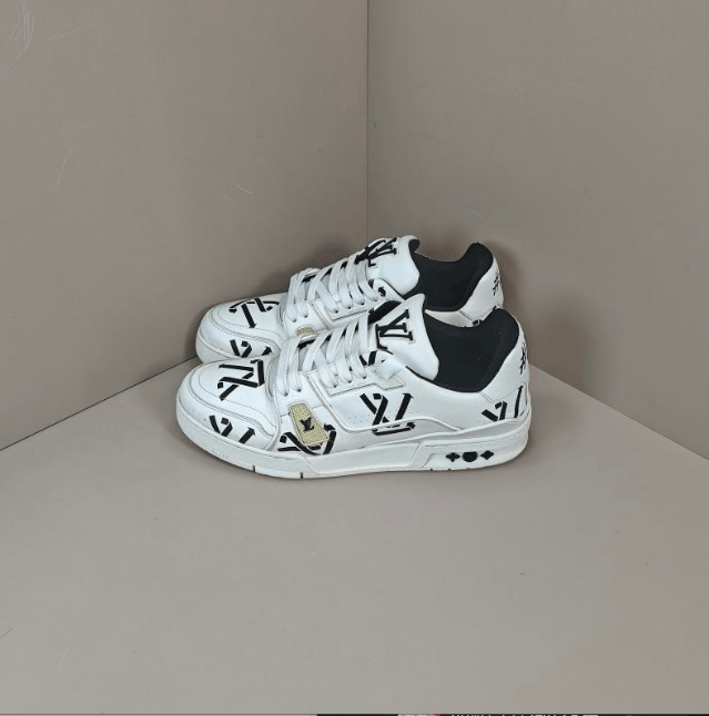 Louis Vuitton Louis Vuitton low-top sneakers Size US 8 / EU 41 - 1 Thumbnail