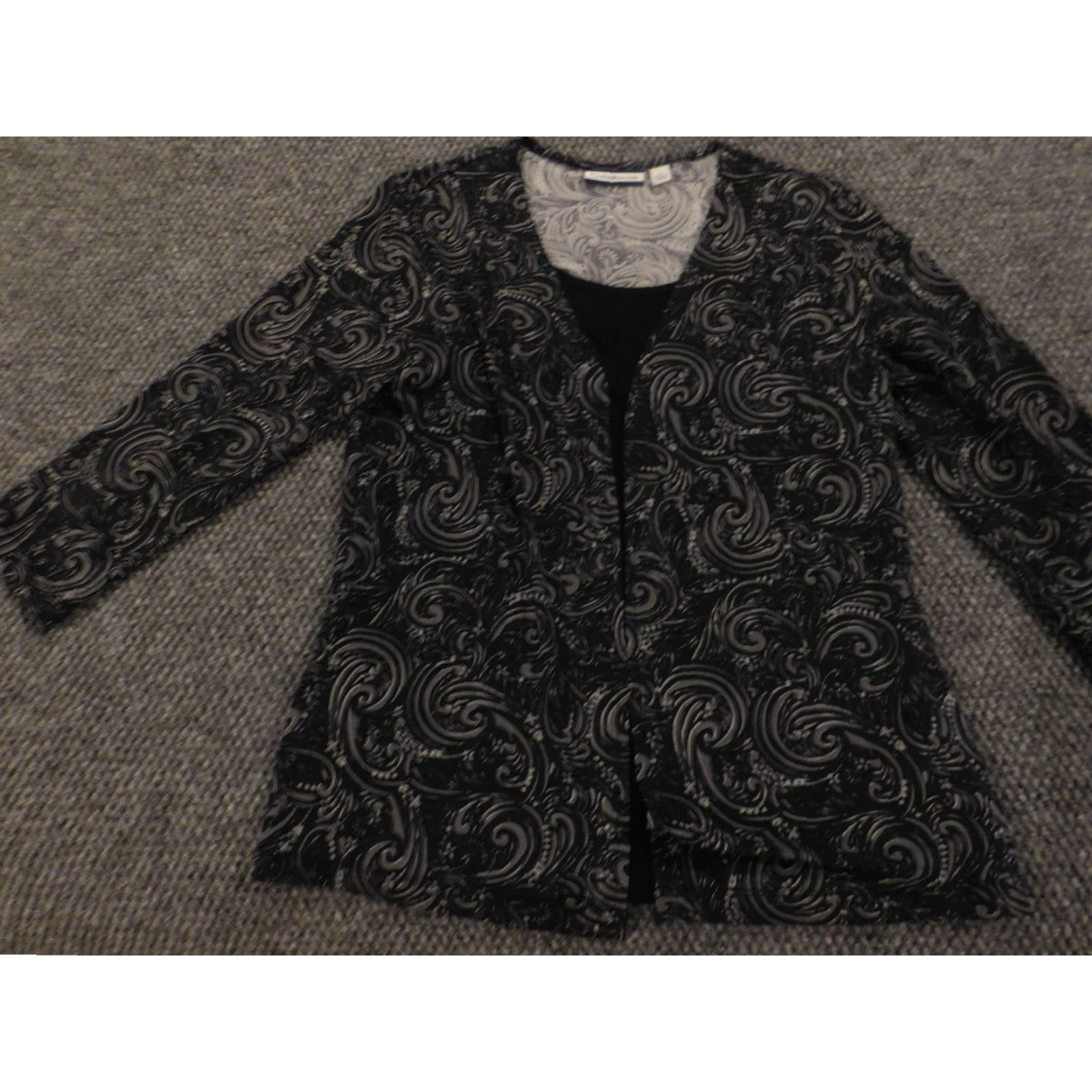 Croft & Barrow Croft & Barrow Blouse Shirt Womens Small Black Crew Neck Pullover Stretch Regular Polyester Spandex Rayon Casual Size S / US 4 / IT 40 - 3 Thumbnail