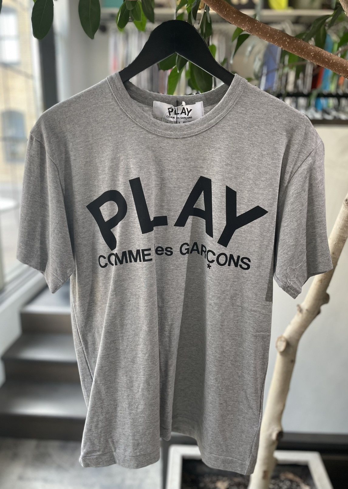 Comme des Garcons Comme Des Garcons PLAY Play Text Tee Size US L / EU 52-54 / 3 - 1 Thumbnail