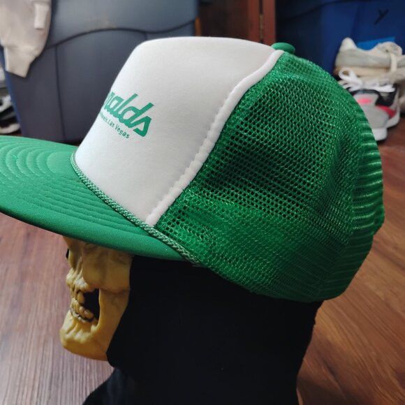 Other DS Vintage Fitzgerald's Casino/Hotel Las Vegas Trucker Hat Size ONE SIZE - 4 Thumbnail