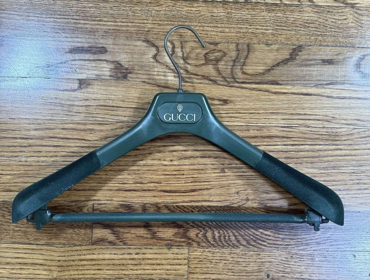 Gucci Gucci Hanger Green Pants And Shirt Hanger Lightly Used Size ONE SIZE - 1 Thumbnail