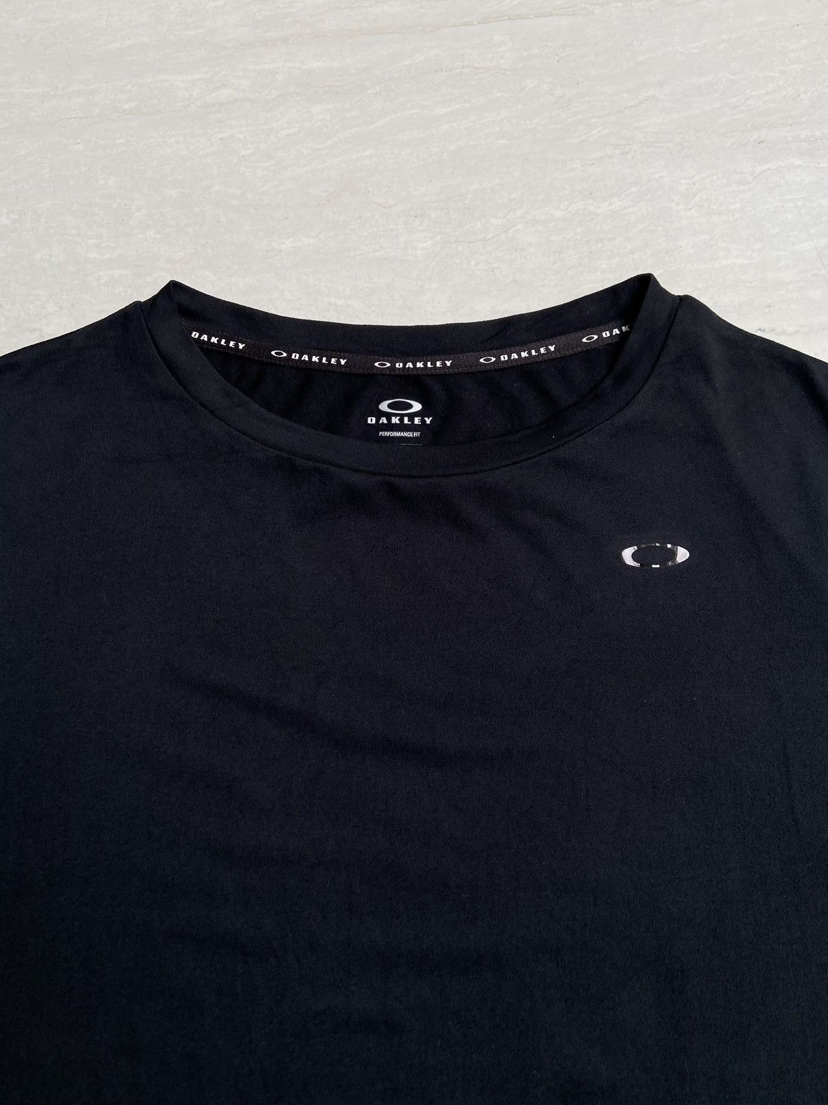 Oakley OAKLEY Black Long T-shirt Size US L / EU 52-54 / 3 - 4 Thumbnail
