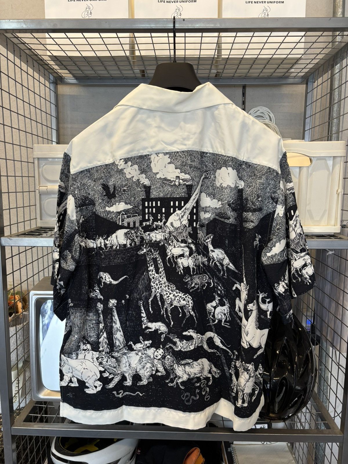Prada Prada FW16 Black Utopia Shirt Size US L / EU 52-54 / 3 - 2 Thumbnail