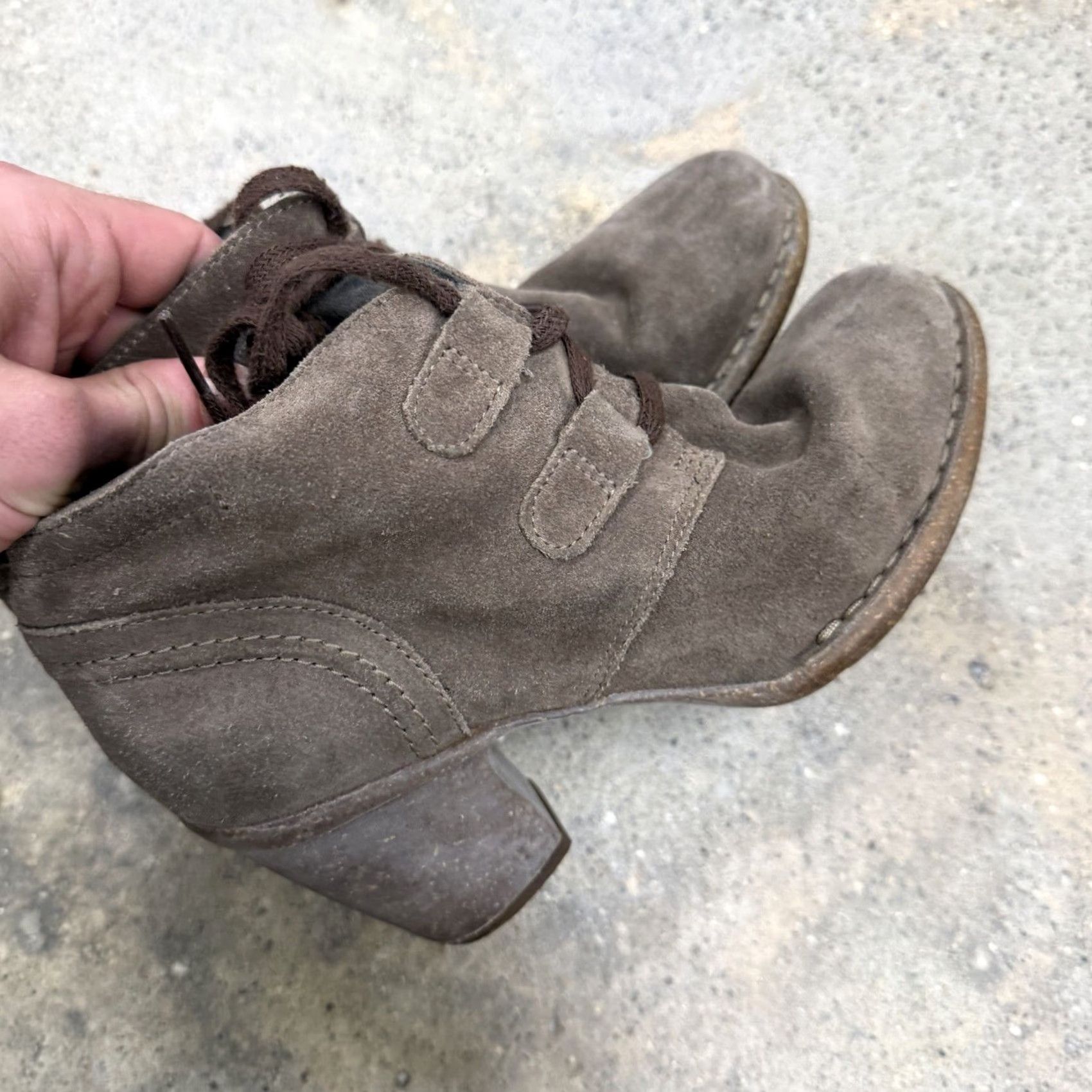 Clarks VINTAGE? Clarks Artisan Womens Carleta Lyon Ankle Bootie Khaki Cow Suede Size 7 M Size US 7 / IT 37 - 4 Thumbnail