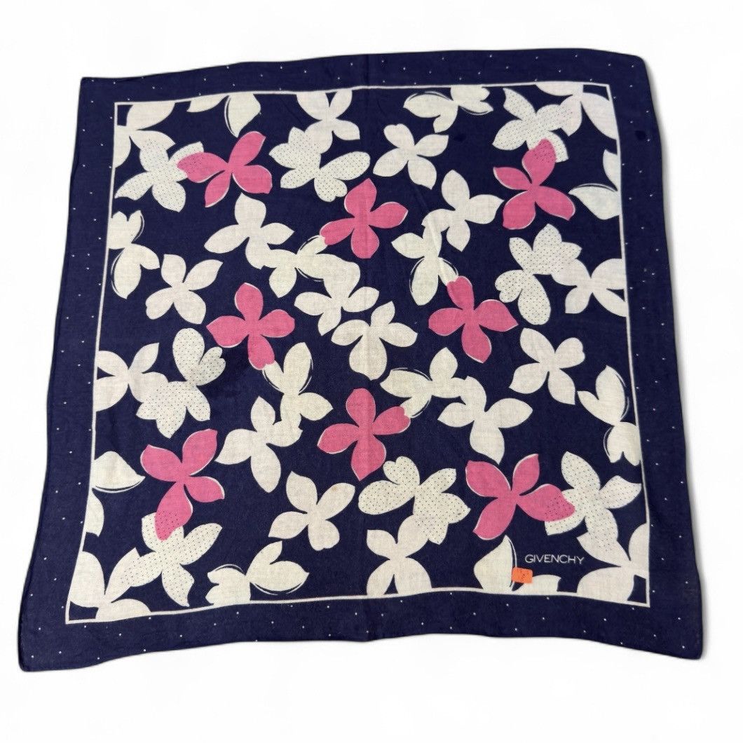 Vintage 🔥Handkerchief | Neckerchief | Bandana | Pocket-square | Size ONE SIZE - 3 Thumbnail