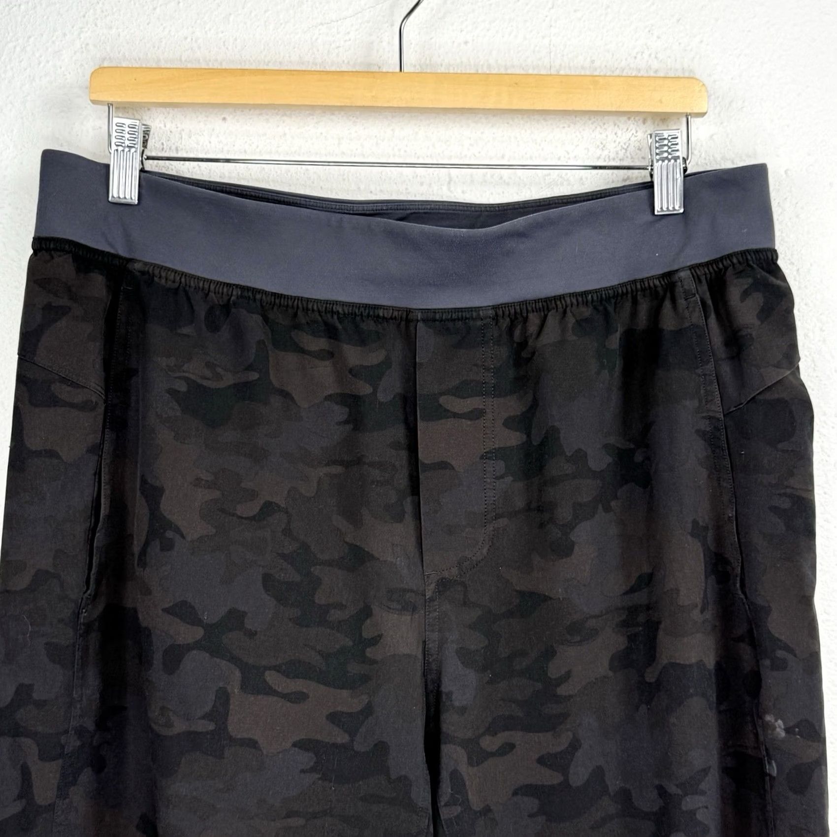 Lululemon Lululemon Shorts Mens XL Black Camo T.H.E. Short Linerless Activewear 10" Camouflage Drawstring Pockets Athletic Gym Running Cross Training Size US 36 / EU 52 - 3 Thumbnail