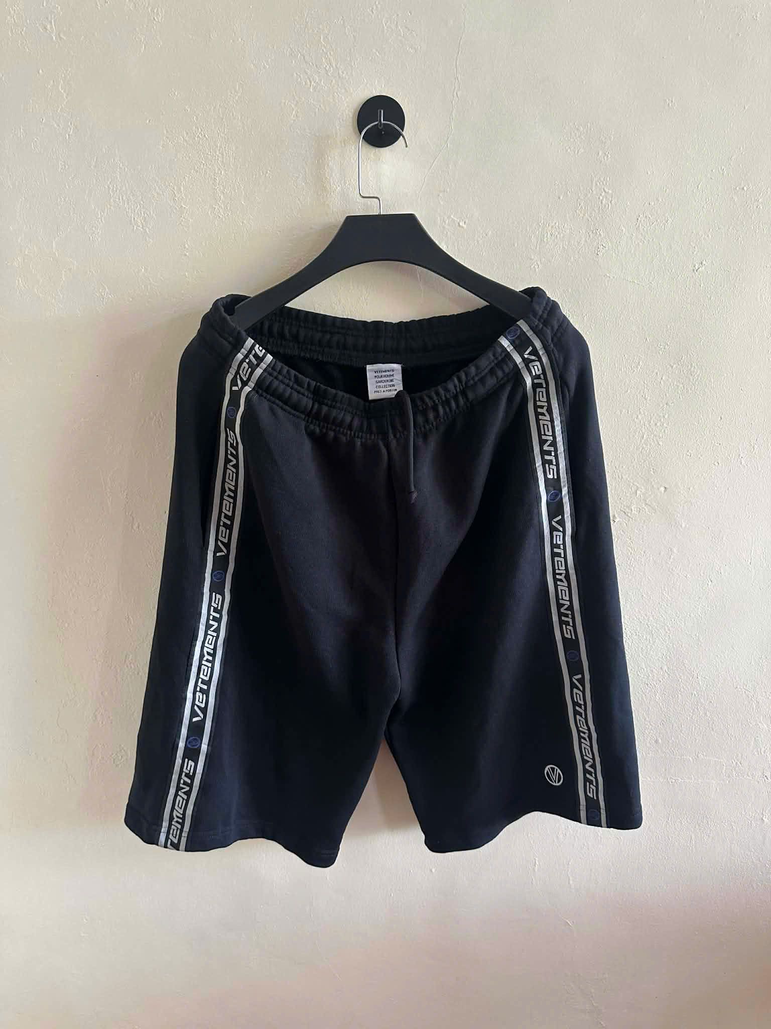 Vetements VETETEMEN SHORT Size US 32 / EU 48 - 1 Thumbnail