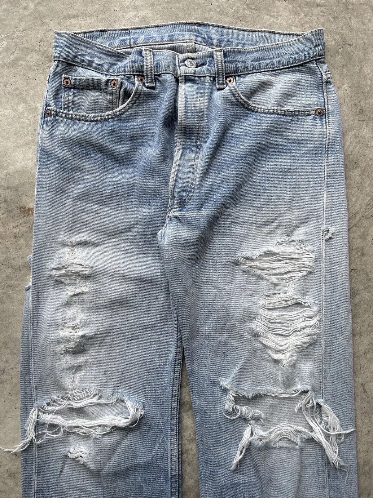 Levi's Thrashed Vintage 90s Levi's 501 Jeans Distressed Size US 32 / EU 48 - 2 Thumbnail