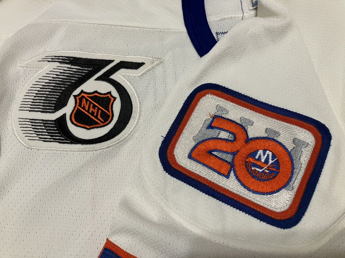 Ccm New York Islanders Turgeon Center Ice CCM NHL Hockey Jersey Size US XL / EU 56 / 4 - 4 Thumbnail