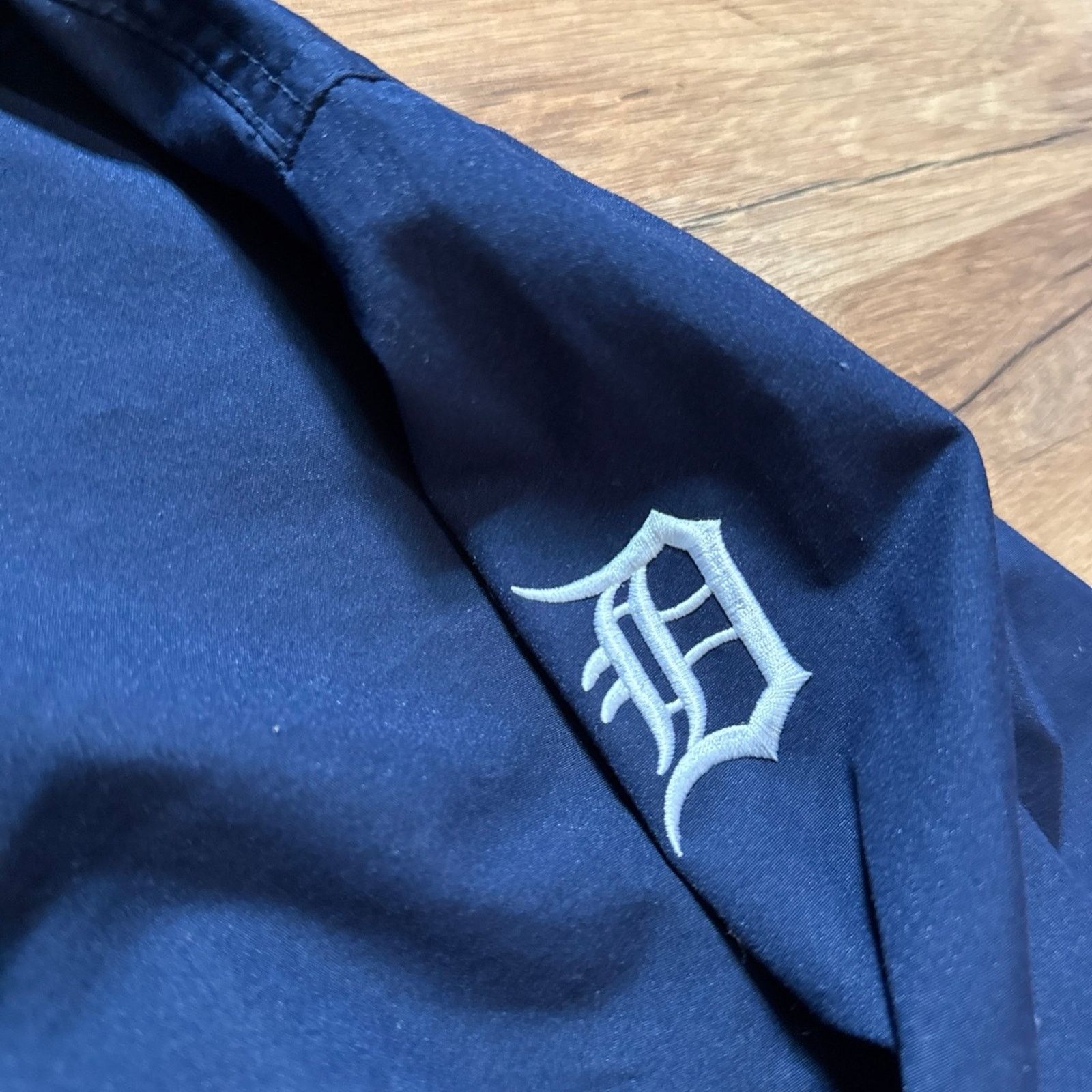 Nike Y2K Nike Team MLB Detroit Tigers Center Swoosh Windbreaker Size US L / EU 52-54 / 3 - 4 Thumbnail