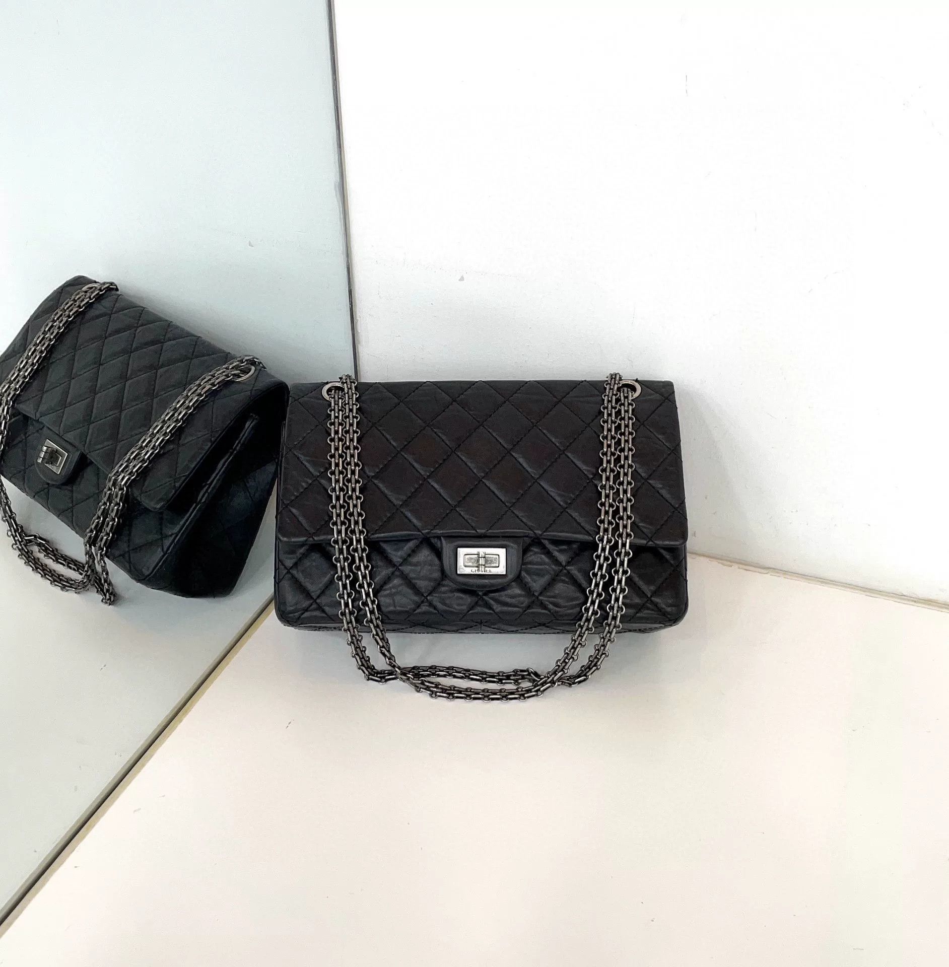 Chanel Pre-loved Bag Very good condition Size ONE SIZE - 1 Thumbnail