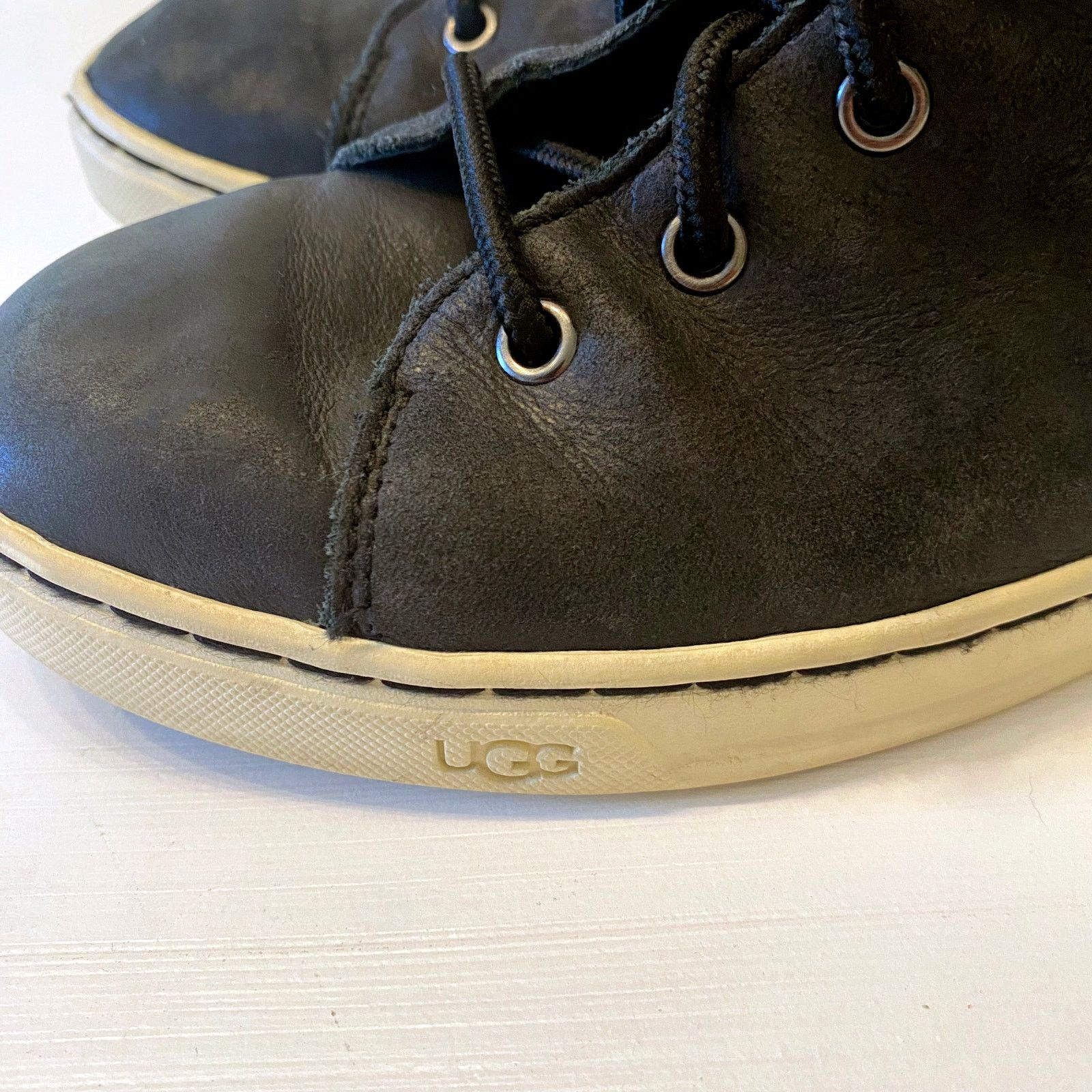 Ugg Ugg Croft Luxe Quilt Black Leather Ankle Boots Size 6 Size US 6 / IT 36 - 3 Thumbnail