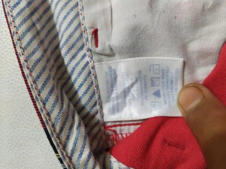 Japanese Brand Tommy Hilfiger Red Check Nice design pants no back pocket Size US 29 - 10 Thumbnail