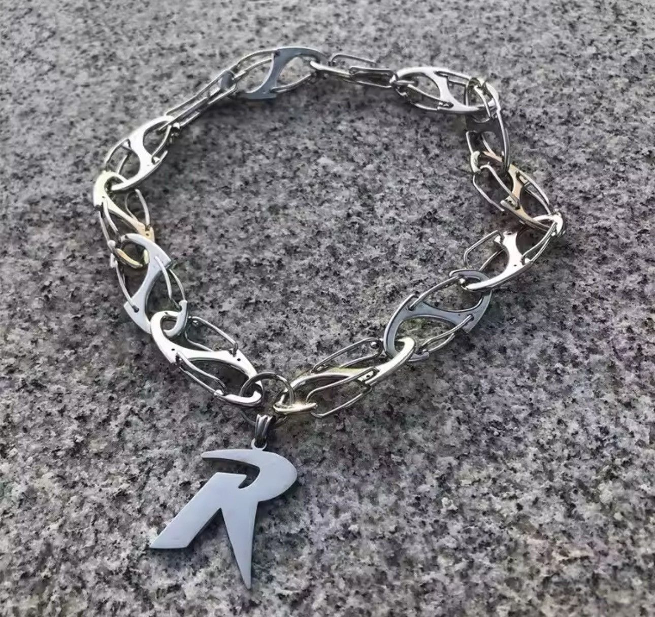 Designer Punk Hip Hop Letter R Chocker Necklace Size ONE SIZE - 2 Thumbnail