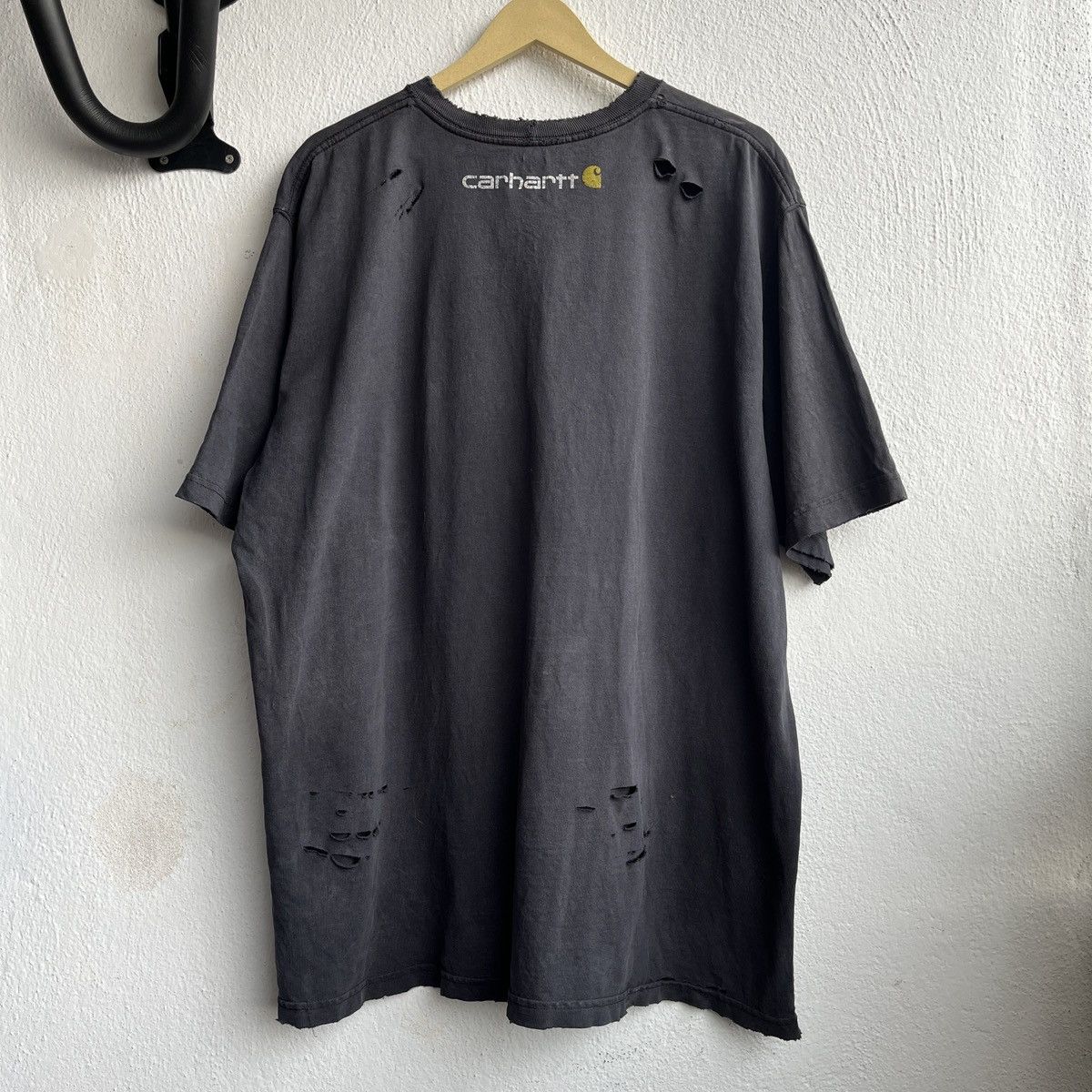 Carhartt DISTRESSED FADED CARHARTT DETROIT RIPPED TSHIRT Size US XXL / EU 58 / 5 - 2 Thumbnail