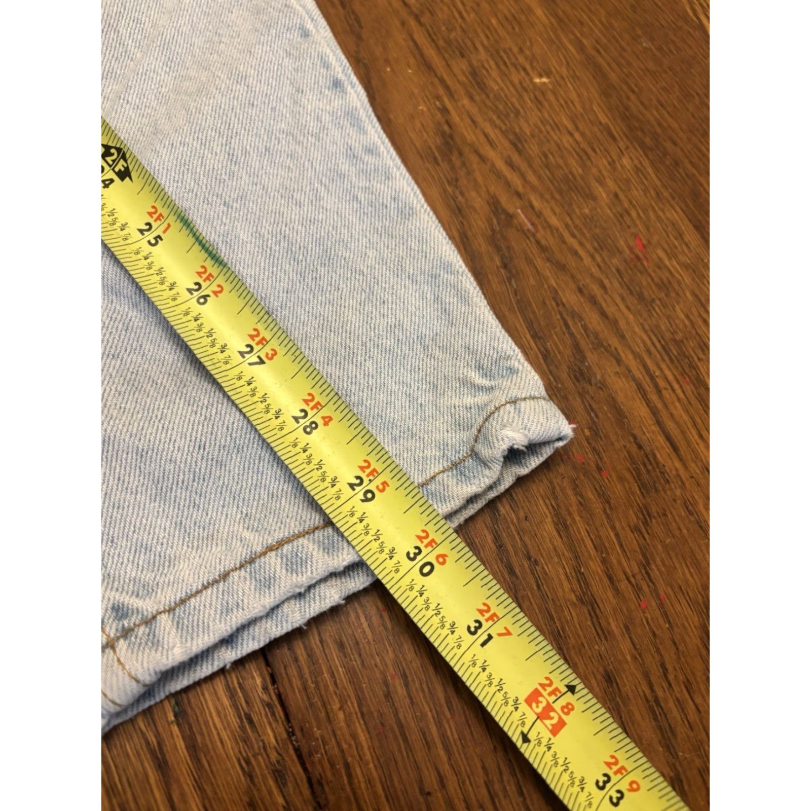 Levi's VINTAGE Levi's 521 Jeans Womens 12 Tapered Light Wash Blue Denim Jeans Womens 12 Levis 521 Tapered Fit Blue Denim Mens? Size 34" / US 12 / IT 48 - 2 Thumbnail