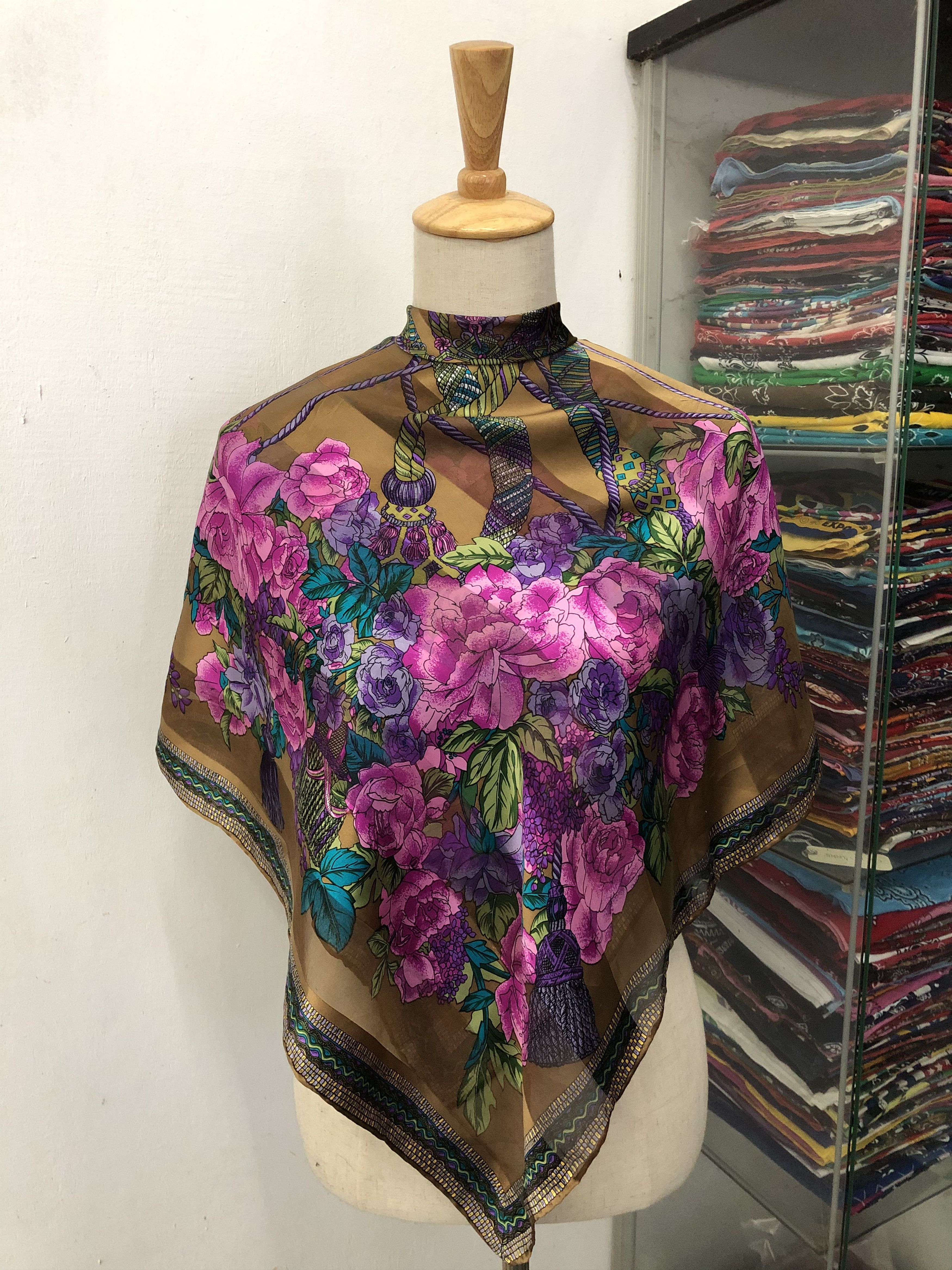 Vintage Vintage Silk Scarf Size ONE SIZE - 1 Thumbnail