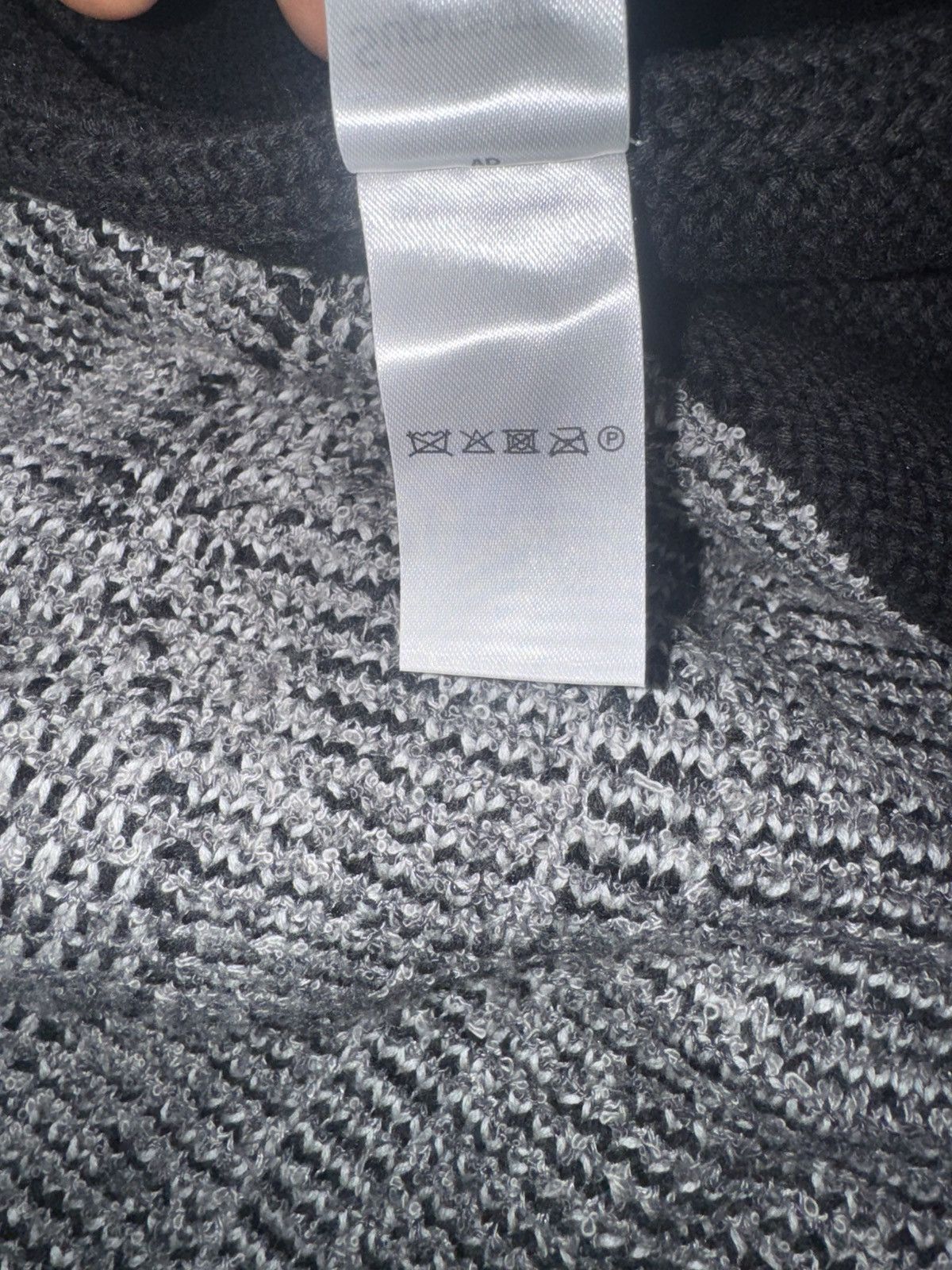 Supreme Supreme Chenille Logo Sweater. Size Medium. 1 times worn Size US M / EU 48-50 / 2 - 4 Thumbnail