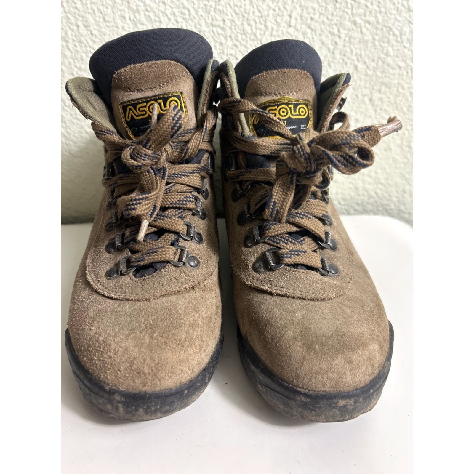 Vintage ASOLO Rainier MID Hiking Boots Womens Sz 6.5 Nubuck Leather Vibram Sole Ankle Lace Up Round Toe Brown Boots Ladies Size US 7 / IT 37 - 5 Thumbnail